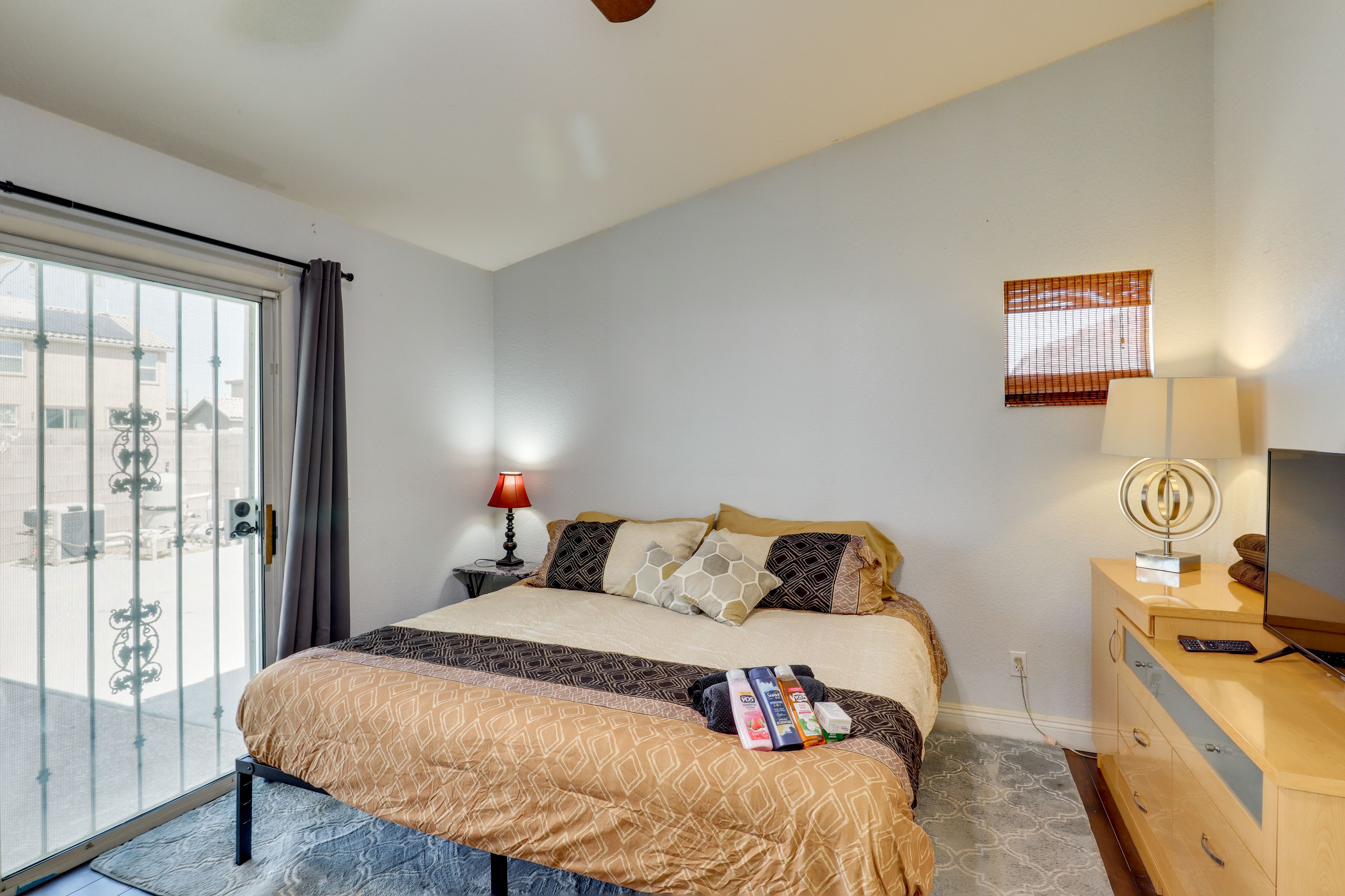 Bedroom 1 | King Bed | En-Suite Bathroom