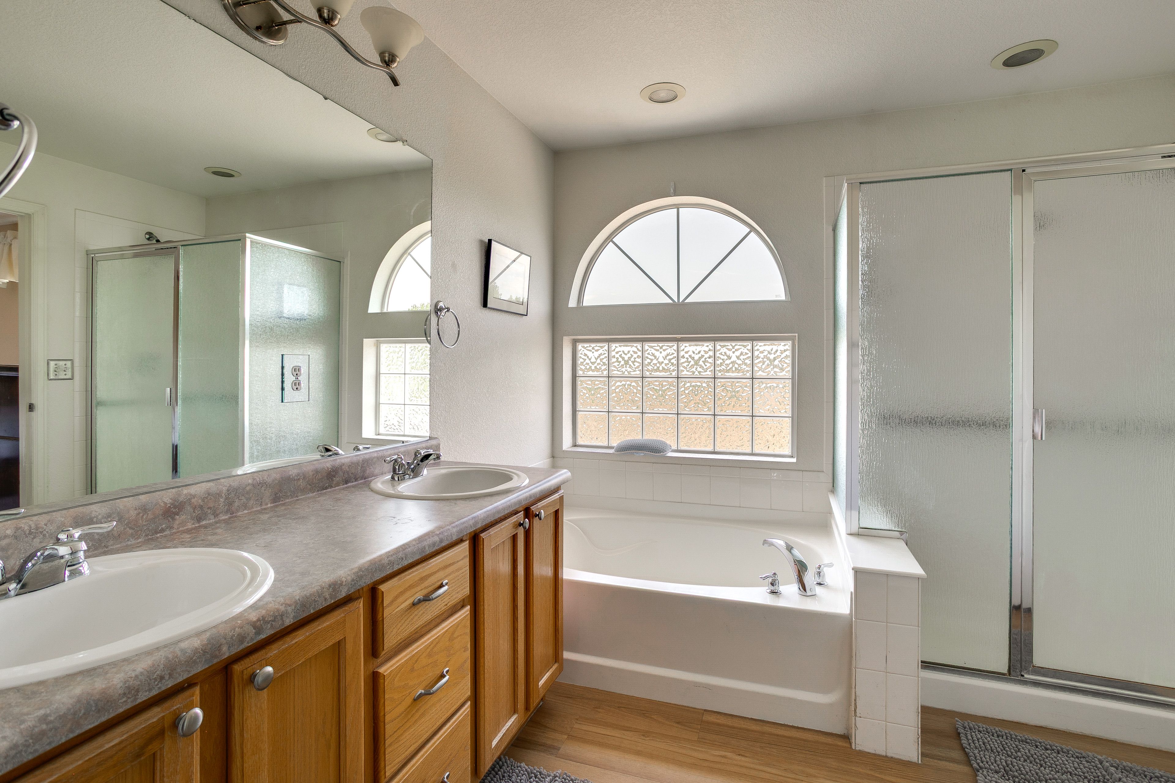 Full Bathroom | Main Level