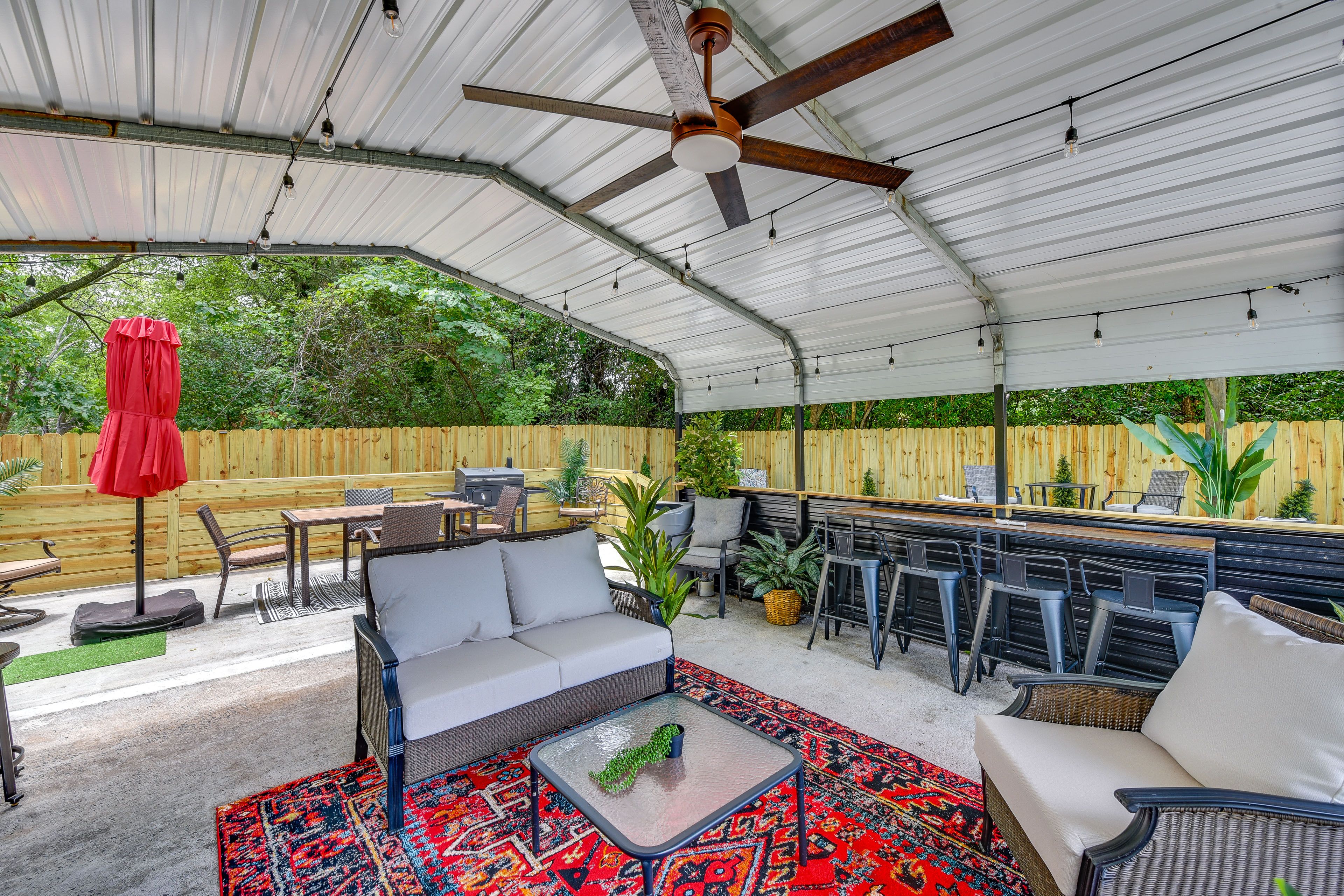 Covered Patio | Outdoor Dining & Seating