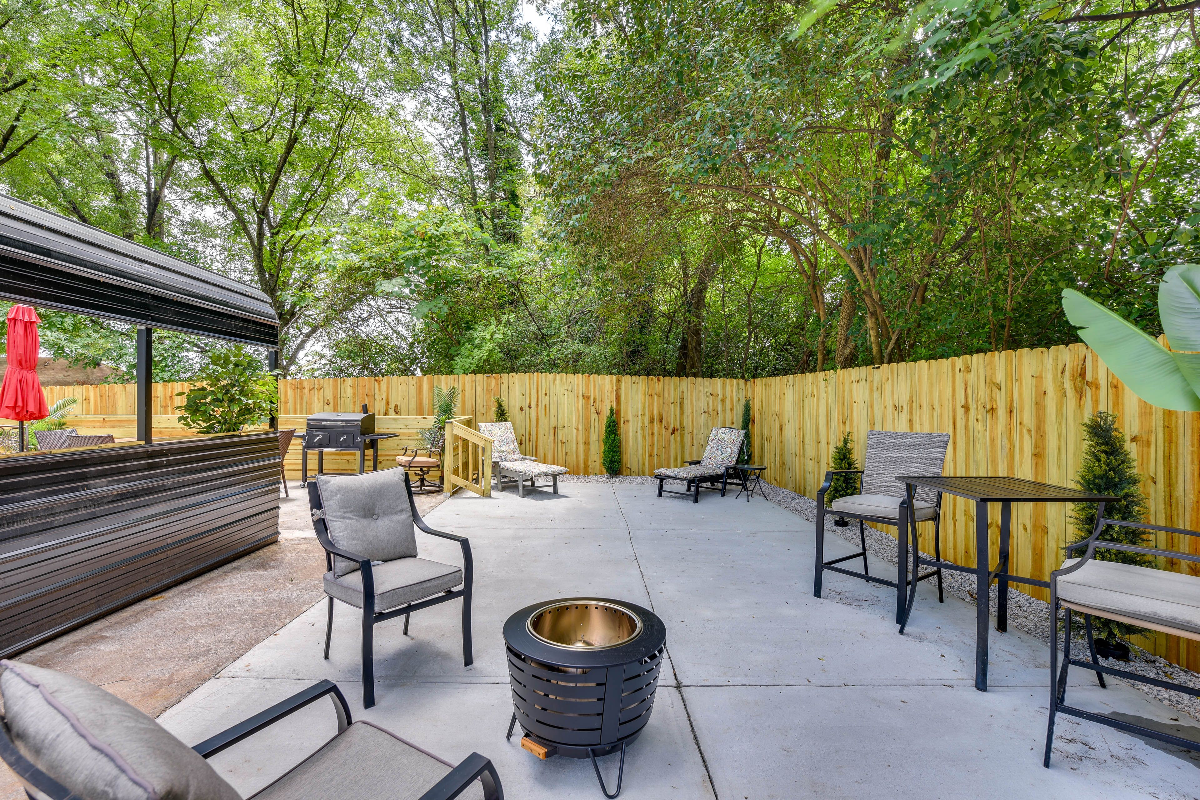Furnished Patio | Fire Pit | Spacious Yard