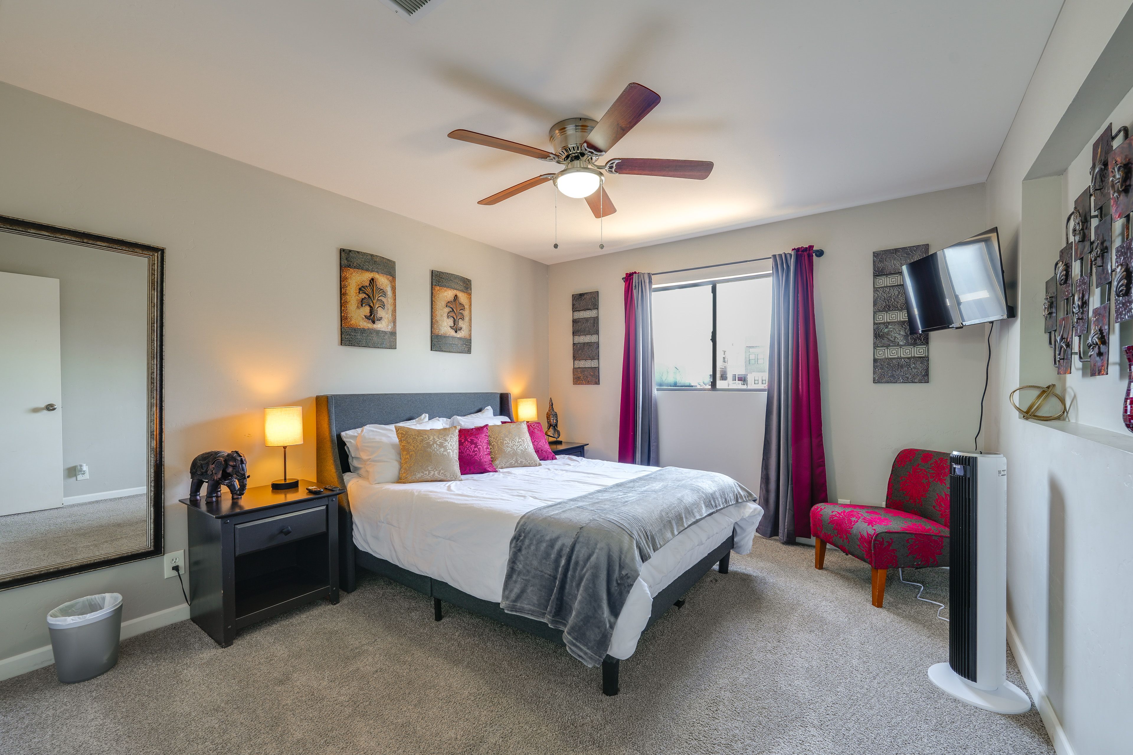 Bedroom 1 | Queen Bed