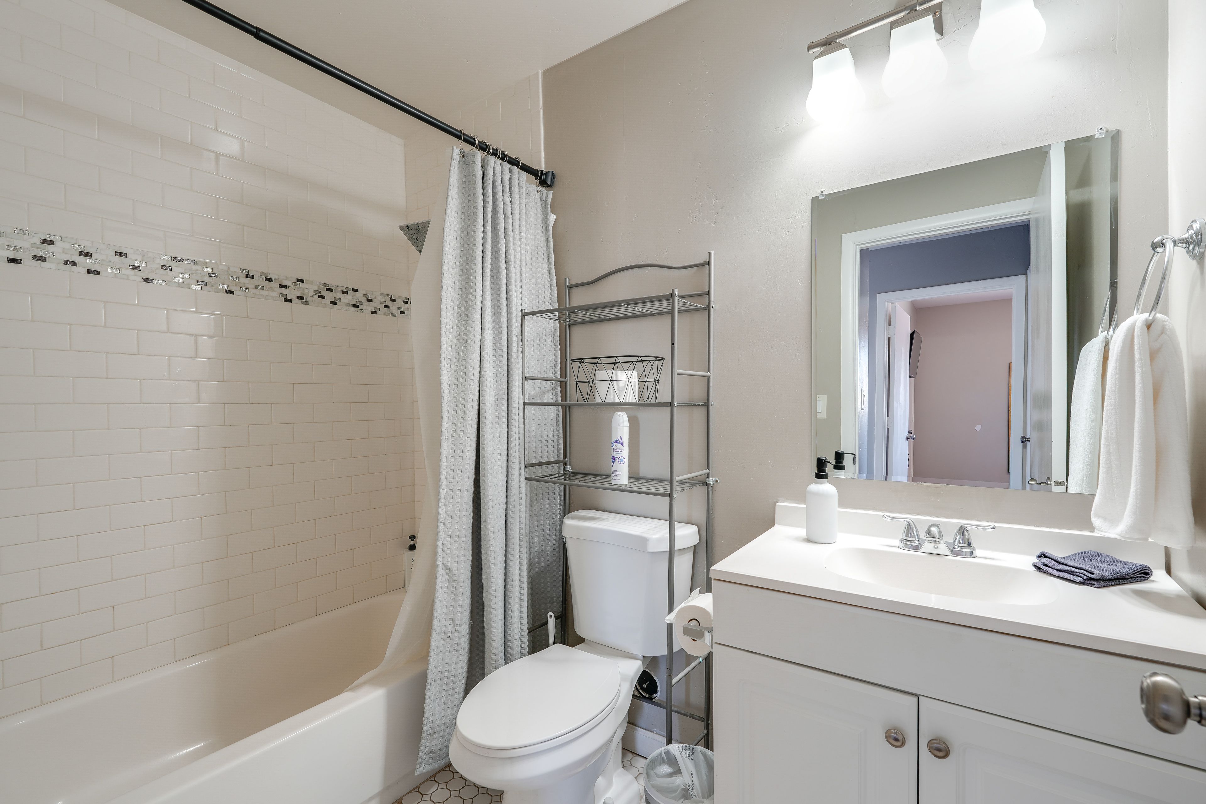 Full Bathroom