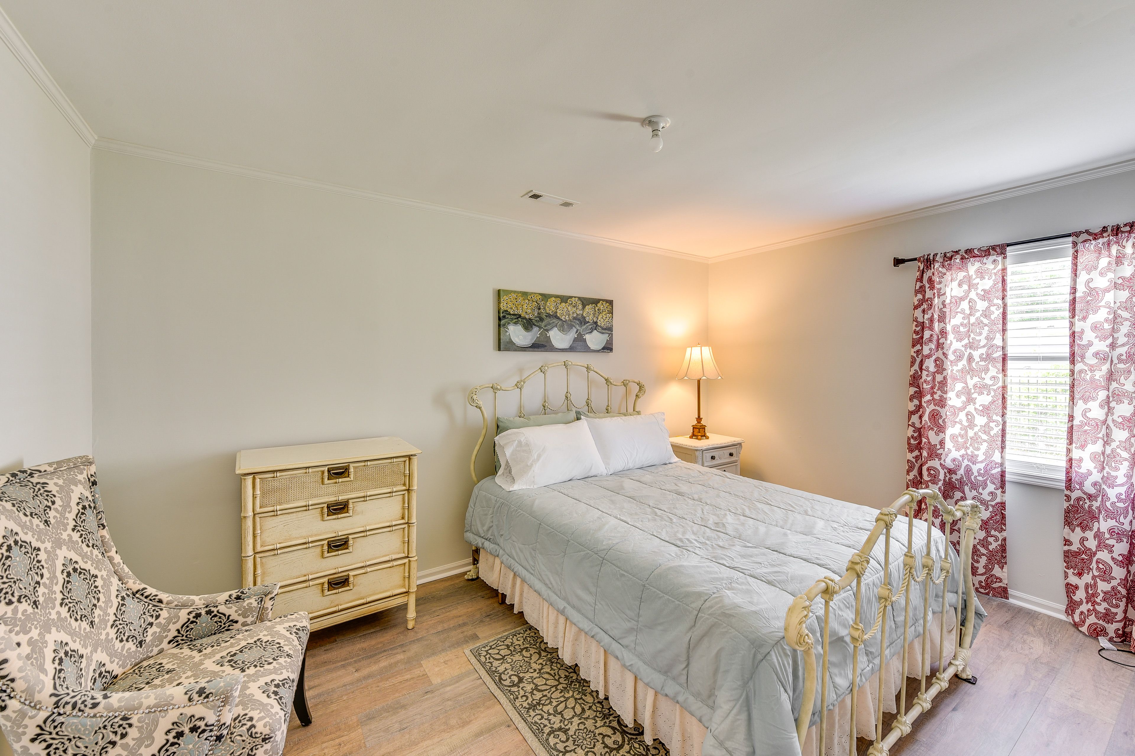 Bedroom 2 | Queen Bed