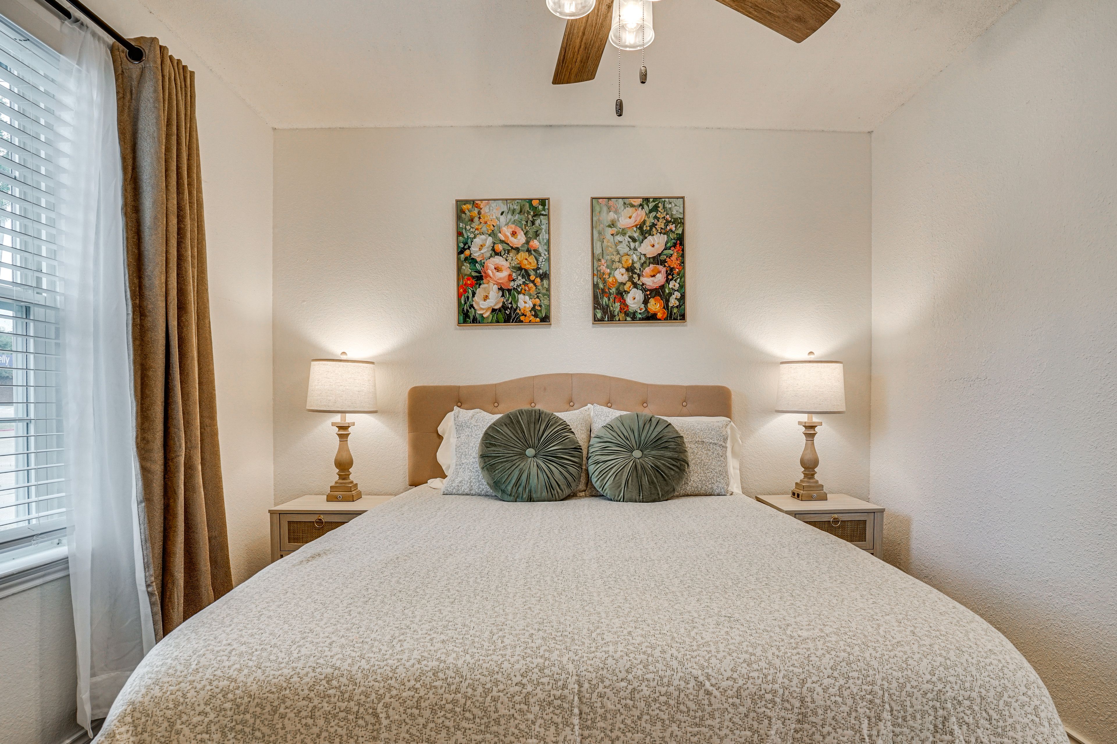 Bedroom 3 | Queen Bed