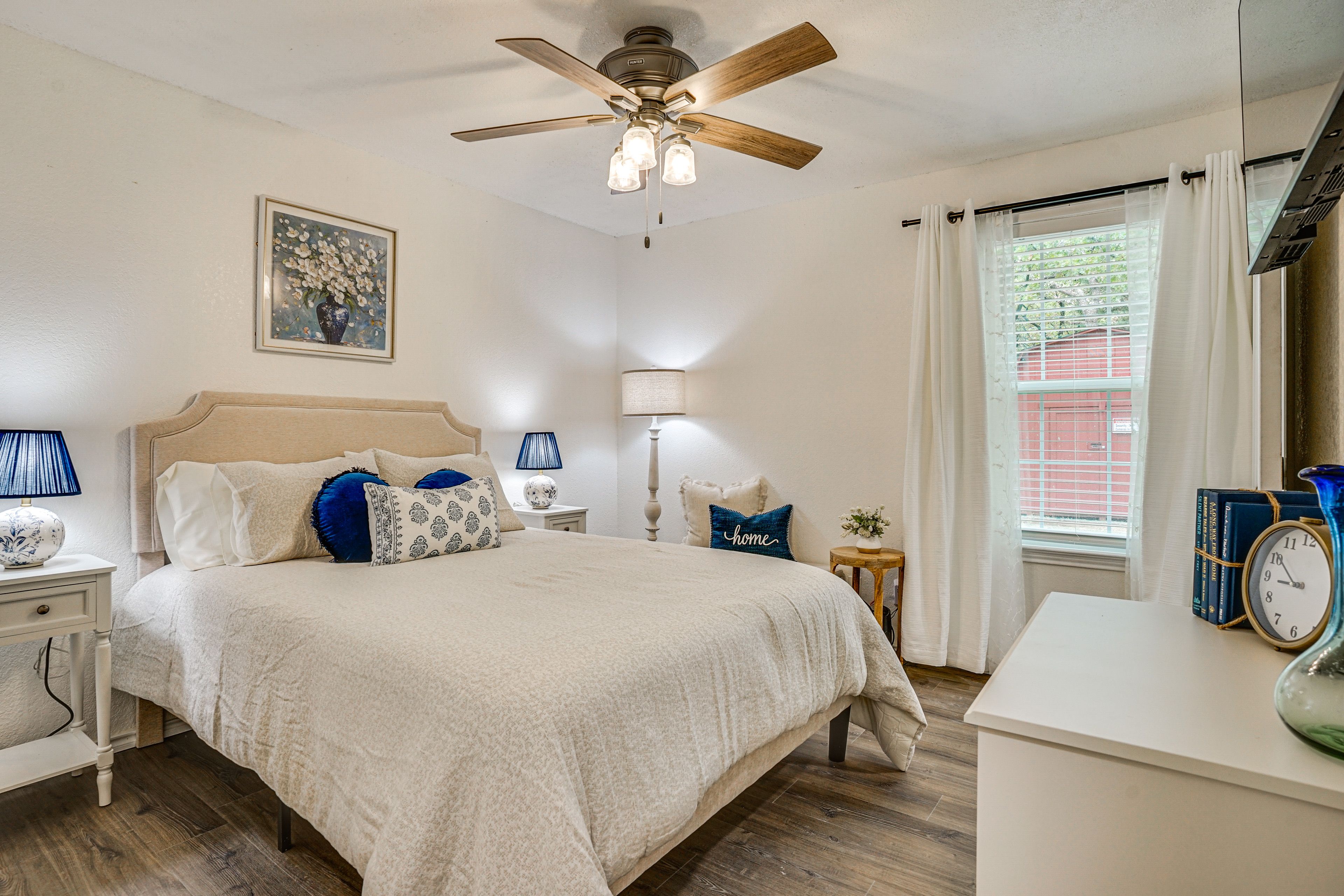 Bedroom 2 | Queen Bed