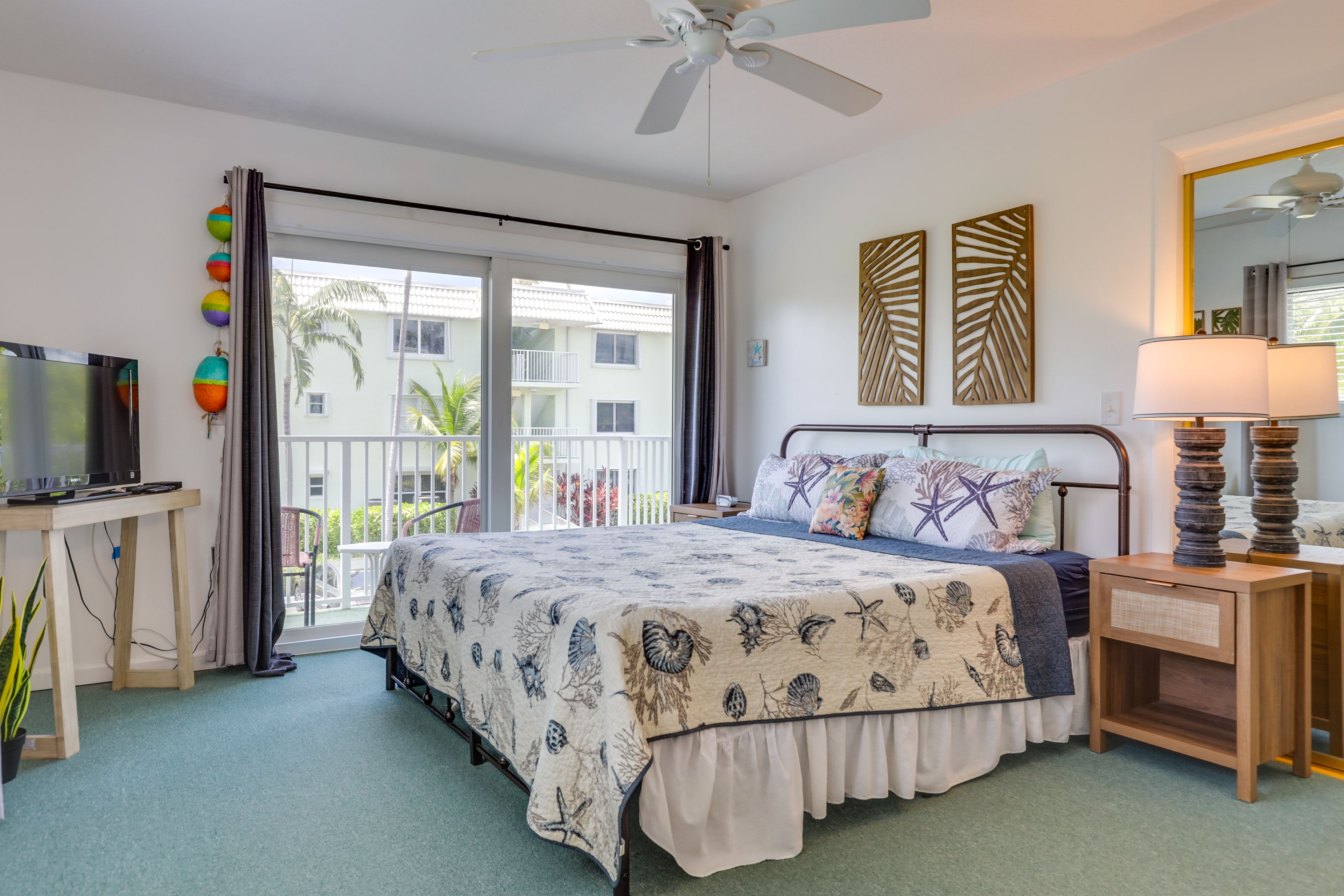 Bedroom 1 | King Bed