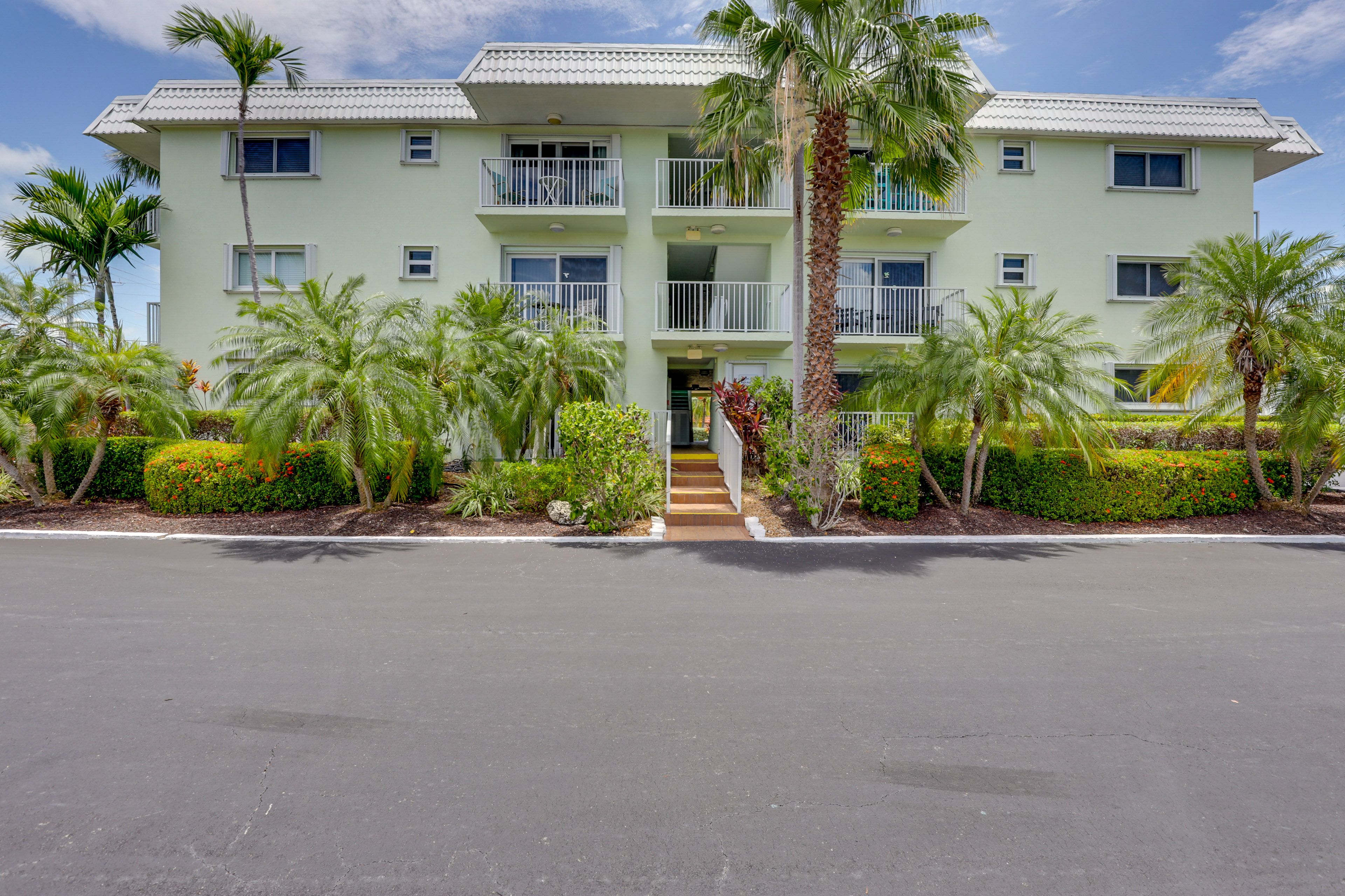 Exterior | Single-Story Condo on 2nd Floor