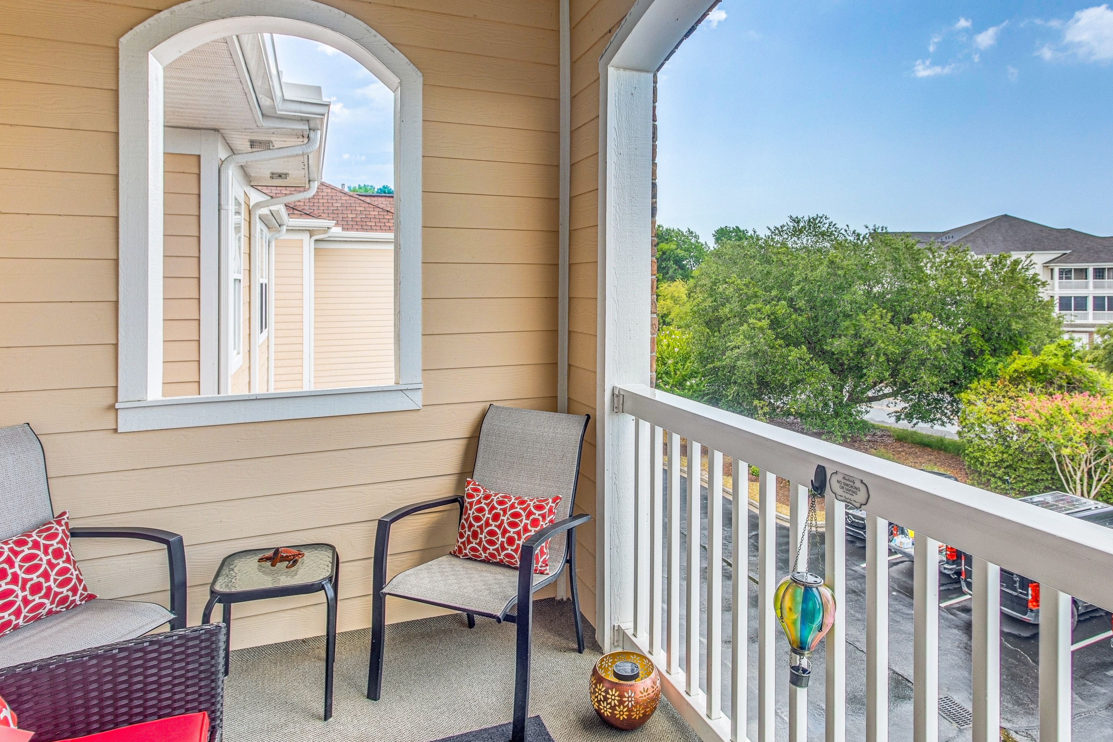 Private Balcony | Outdoor Seating | 3rd-Floor Unit