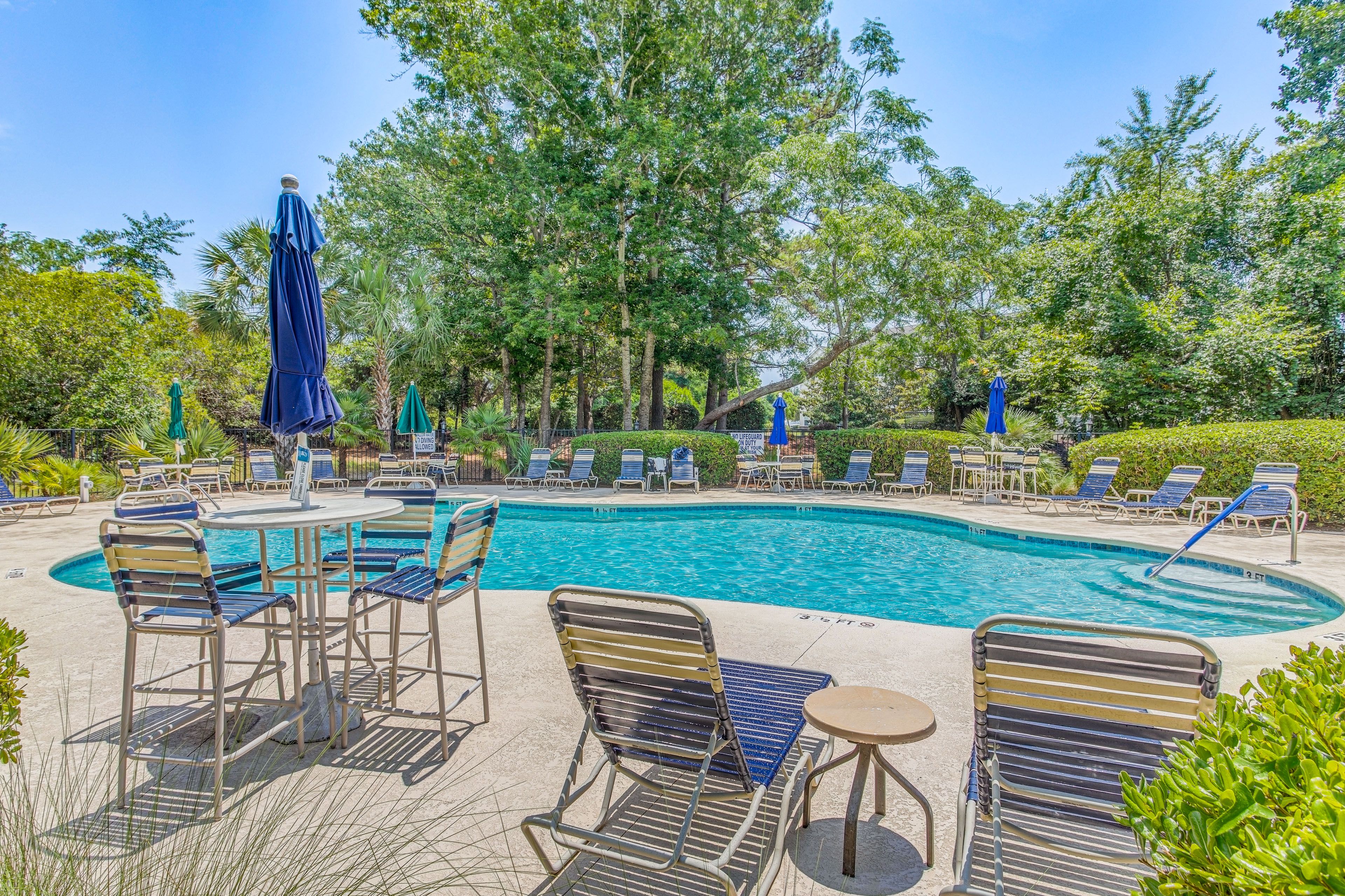 Greenbriar Community Amenities | Outdoor Pool