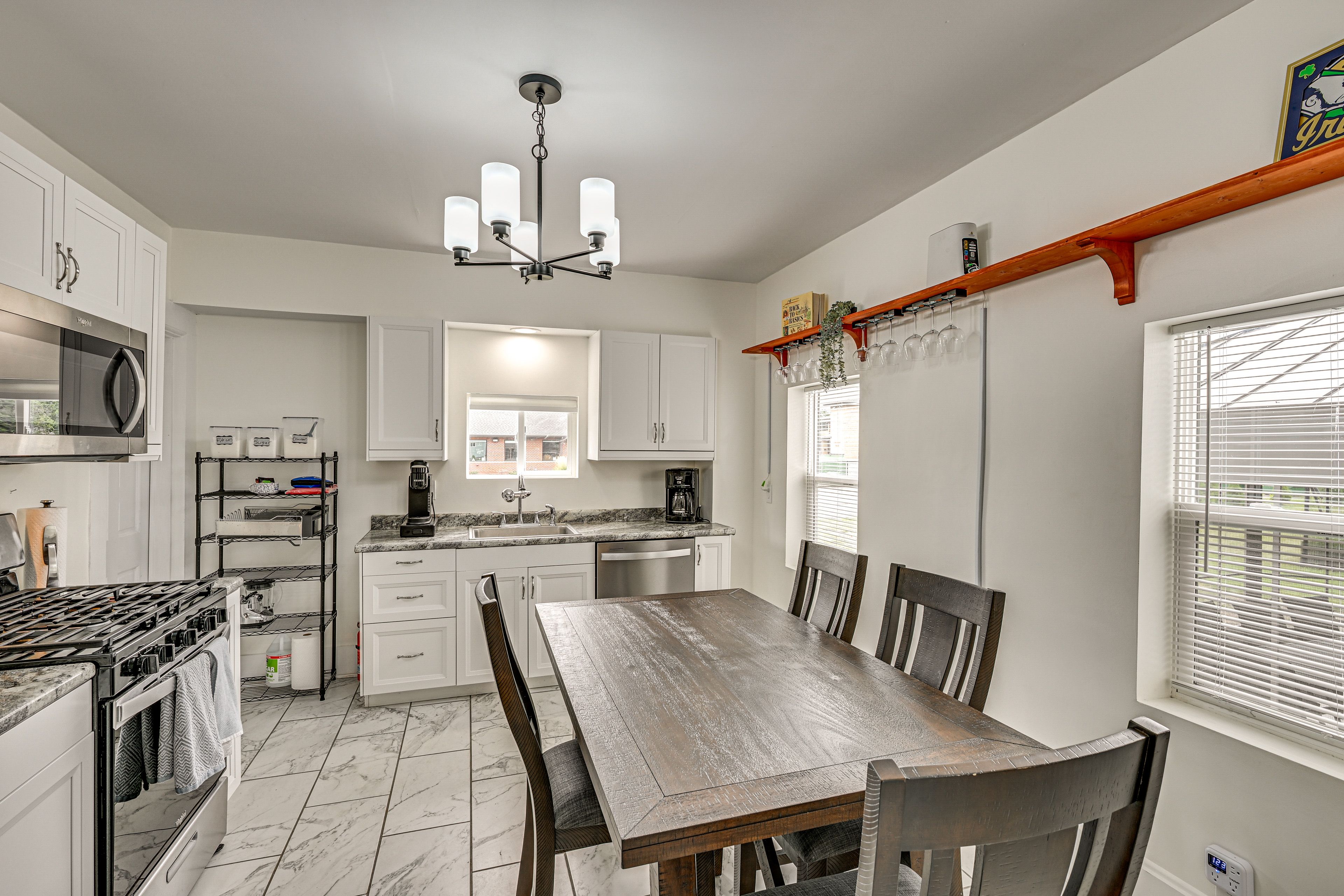 Kitchen | Main Level