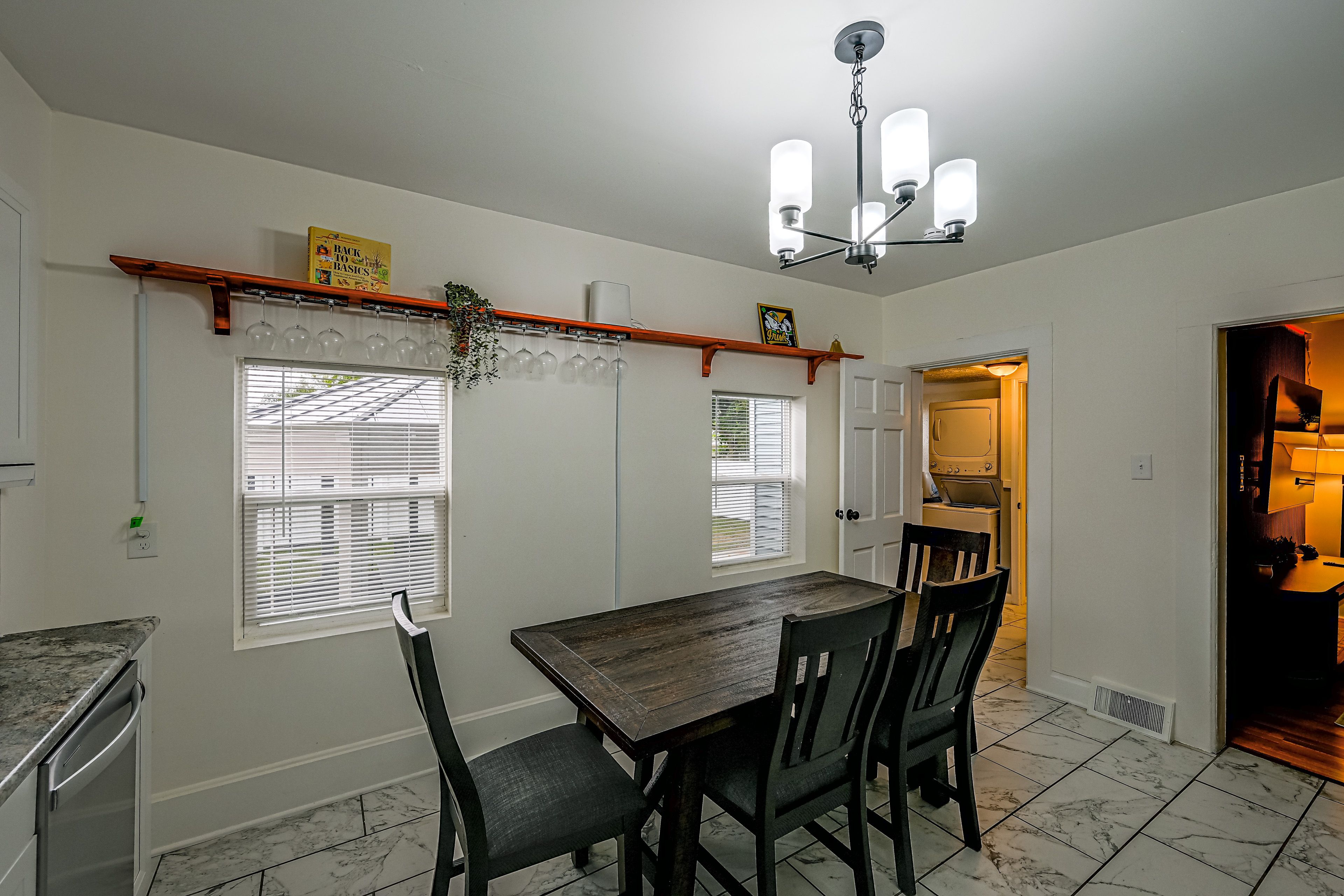 Dining Area | Main Level