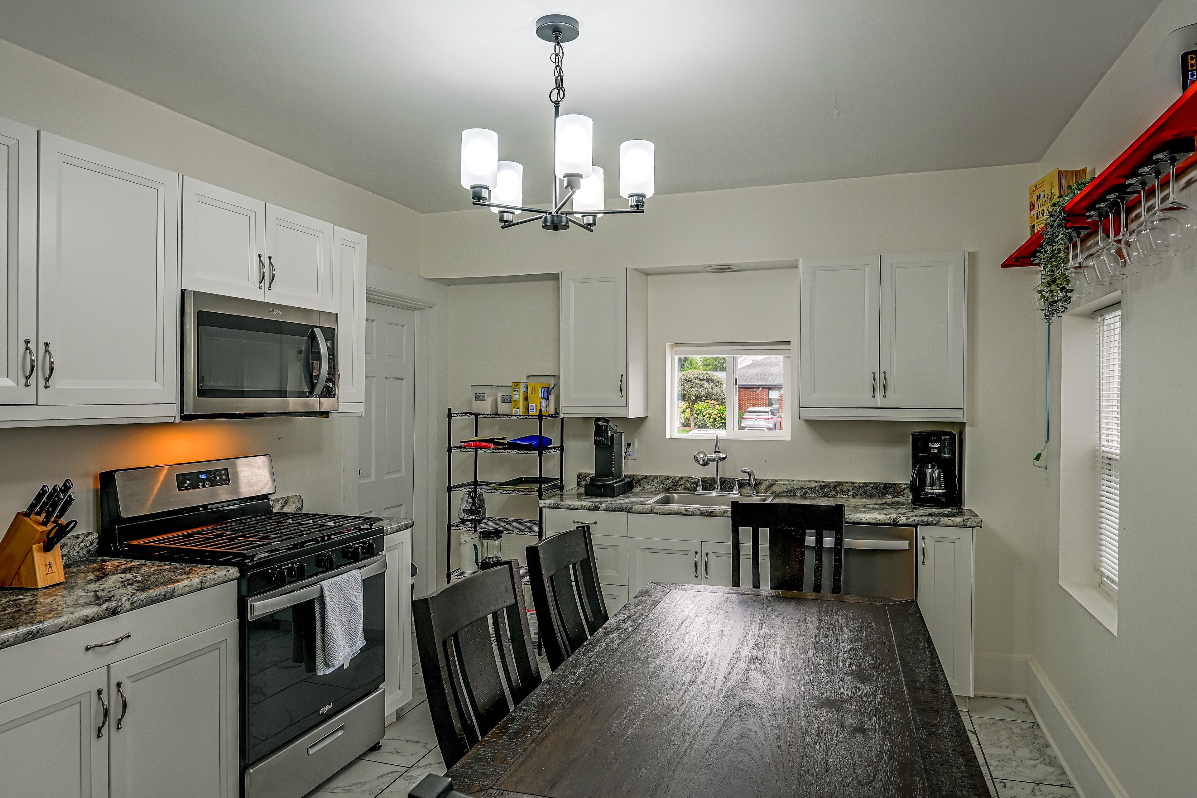 Kitchen | Main Level