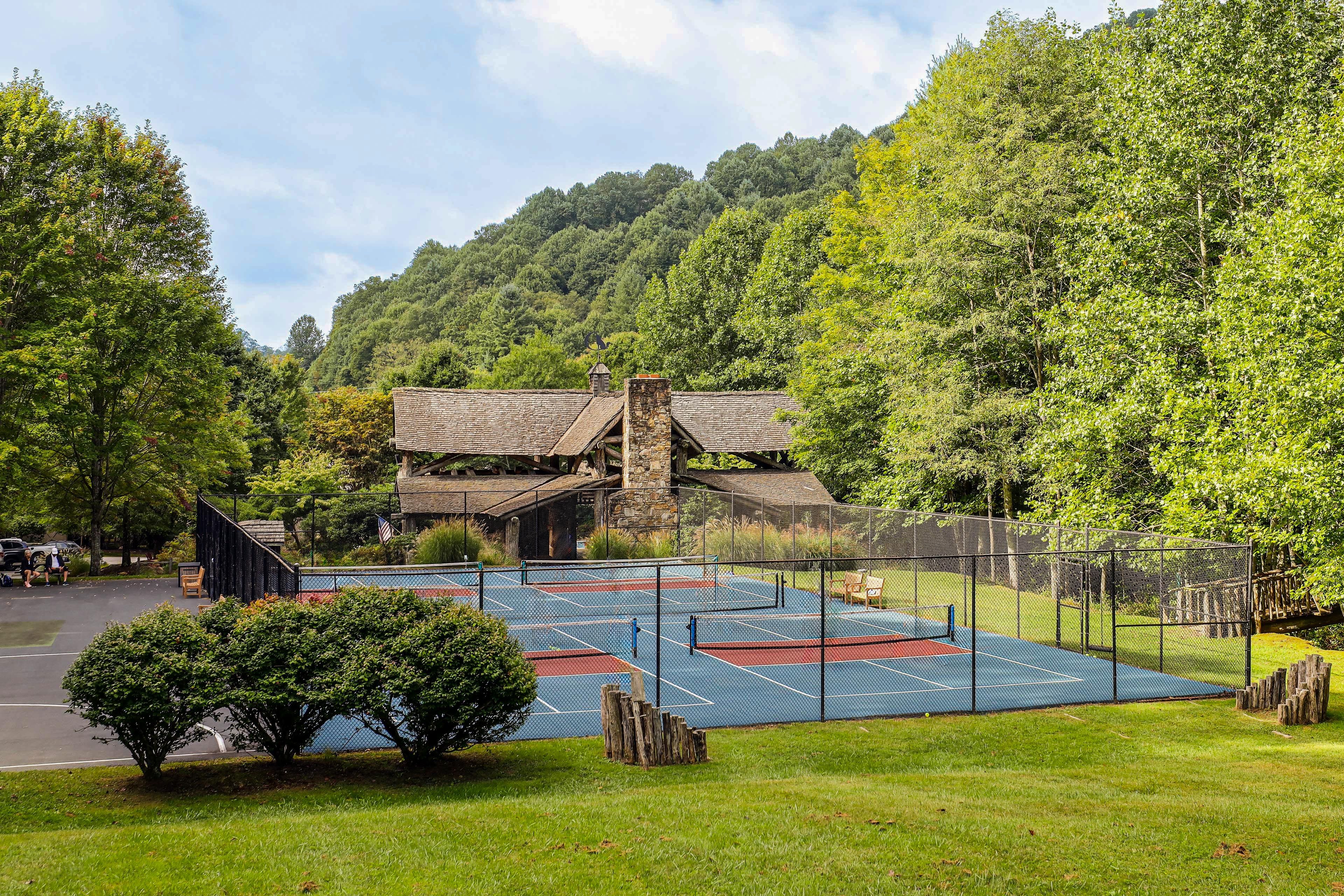 Located in Wolf Laurel Mountain | Community Amenities