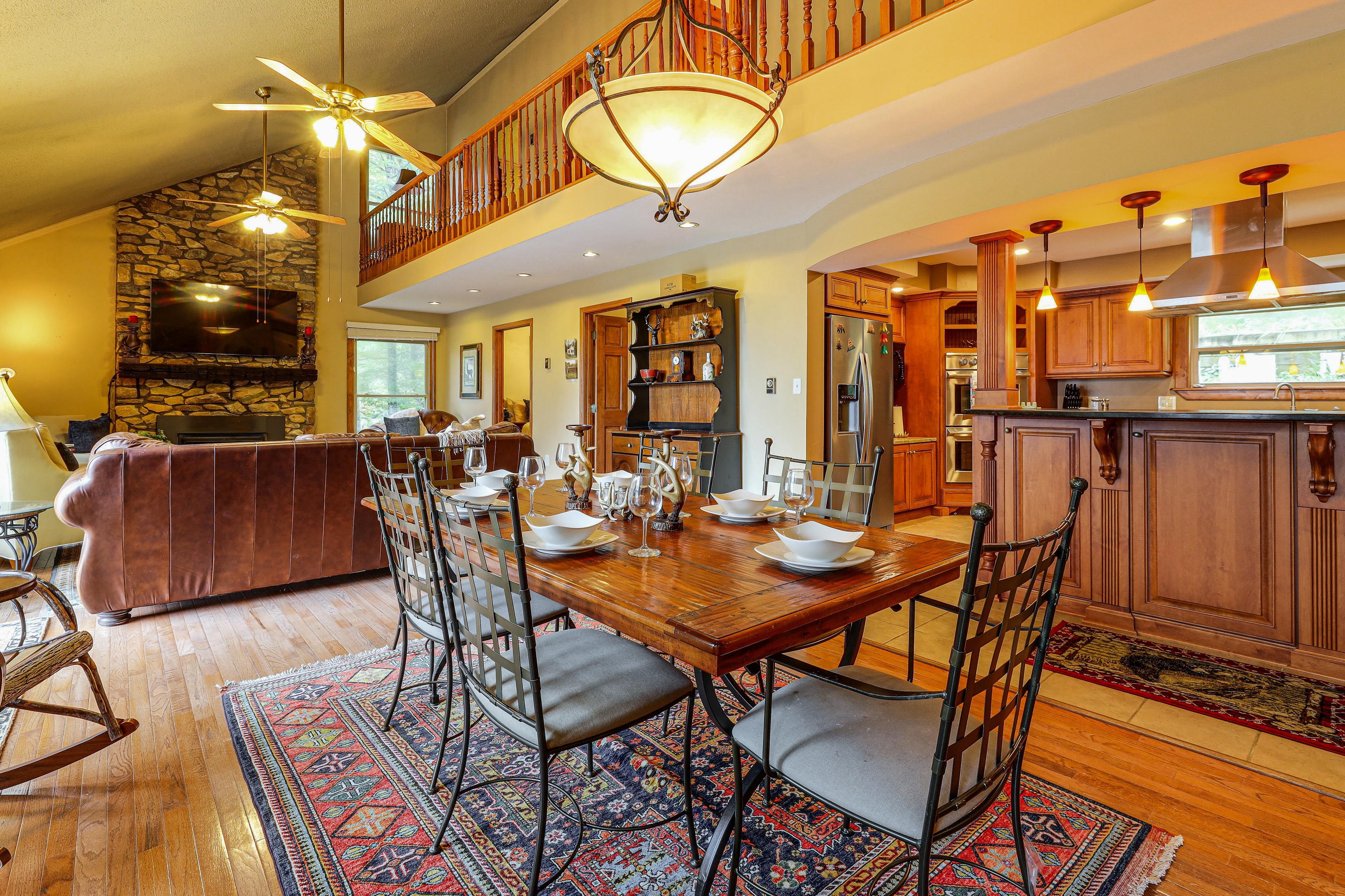 Dining Area | Dishes & Flatware Provided | Main Level