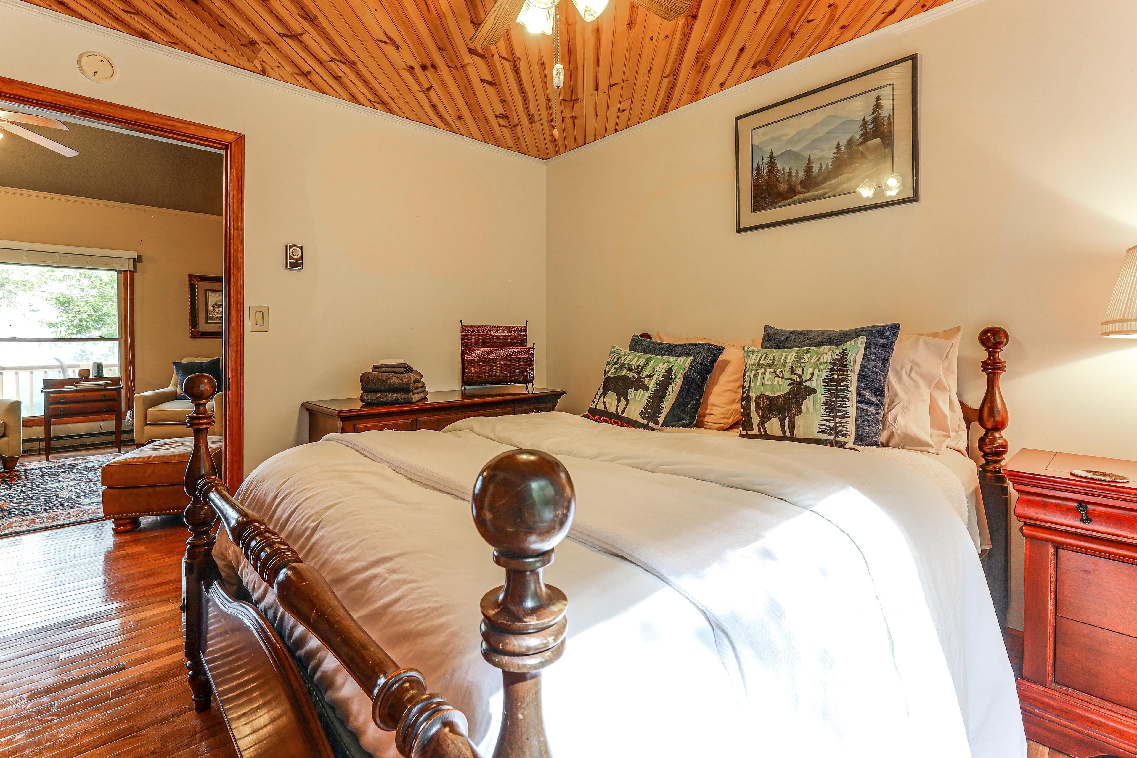 Bedroom | Queen Bed | Main Level