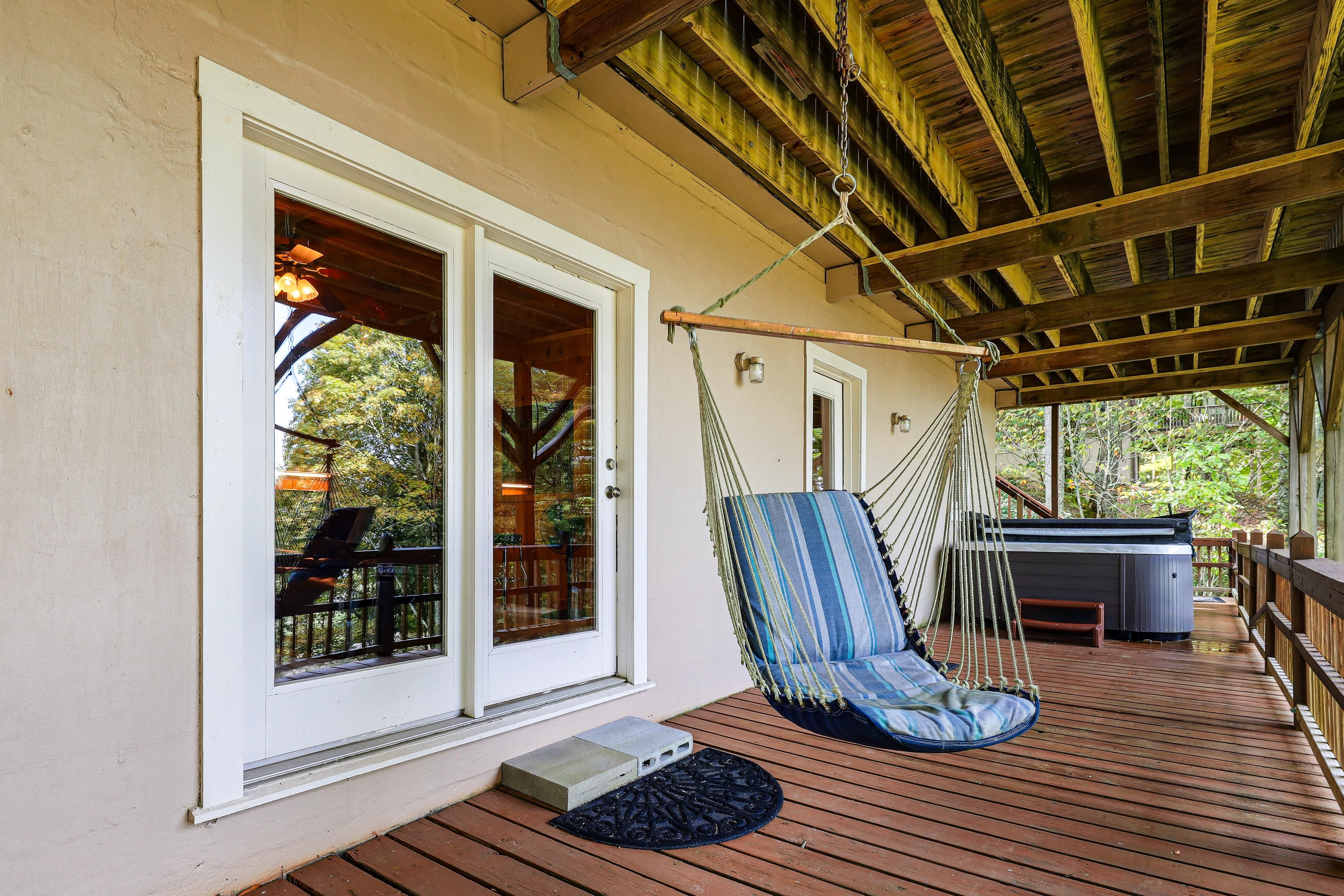 Lower Deck | Private Hot Tub