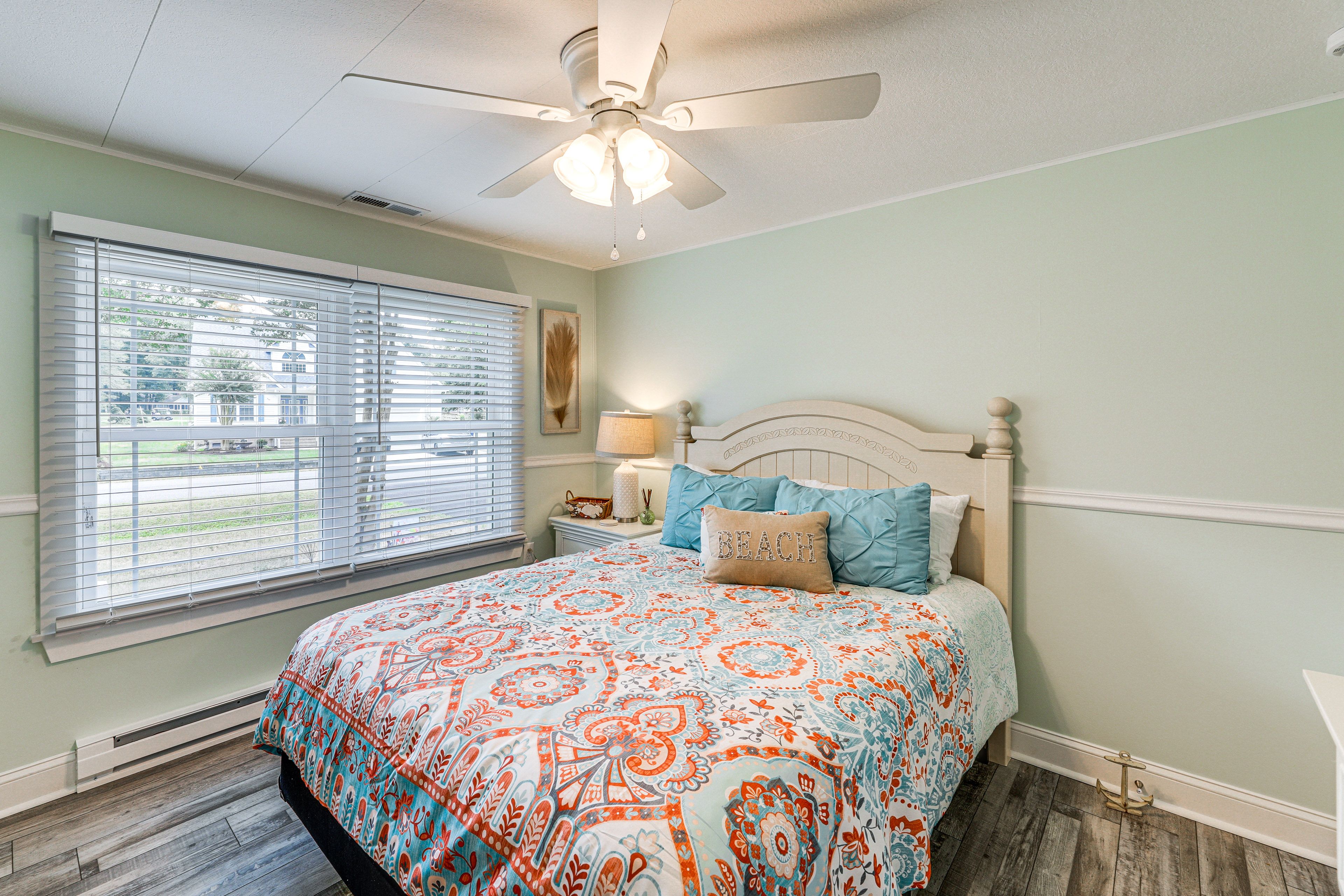 Bedroom 2 | Queen Bed