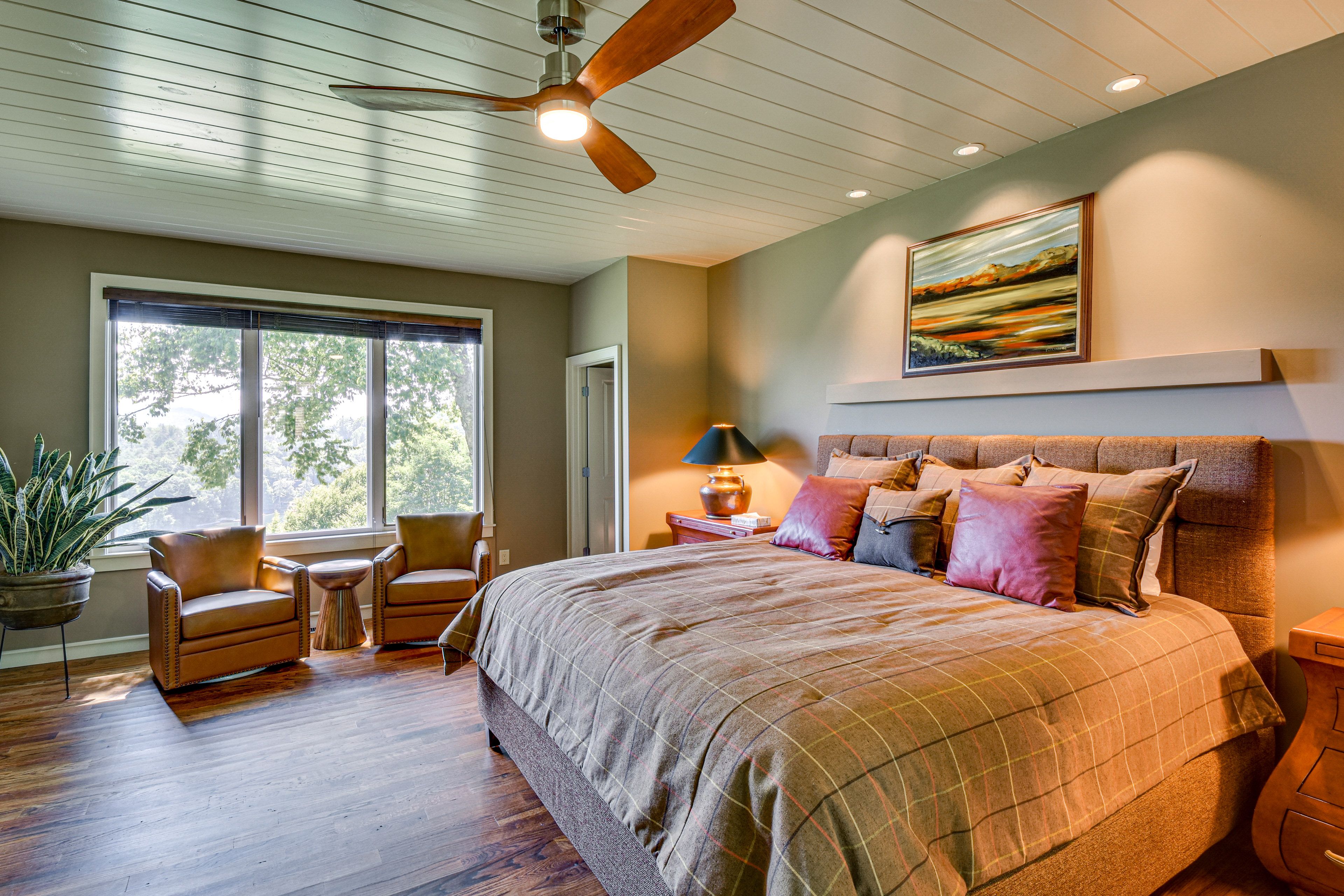 Bedroom 1 | King Bed