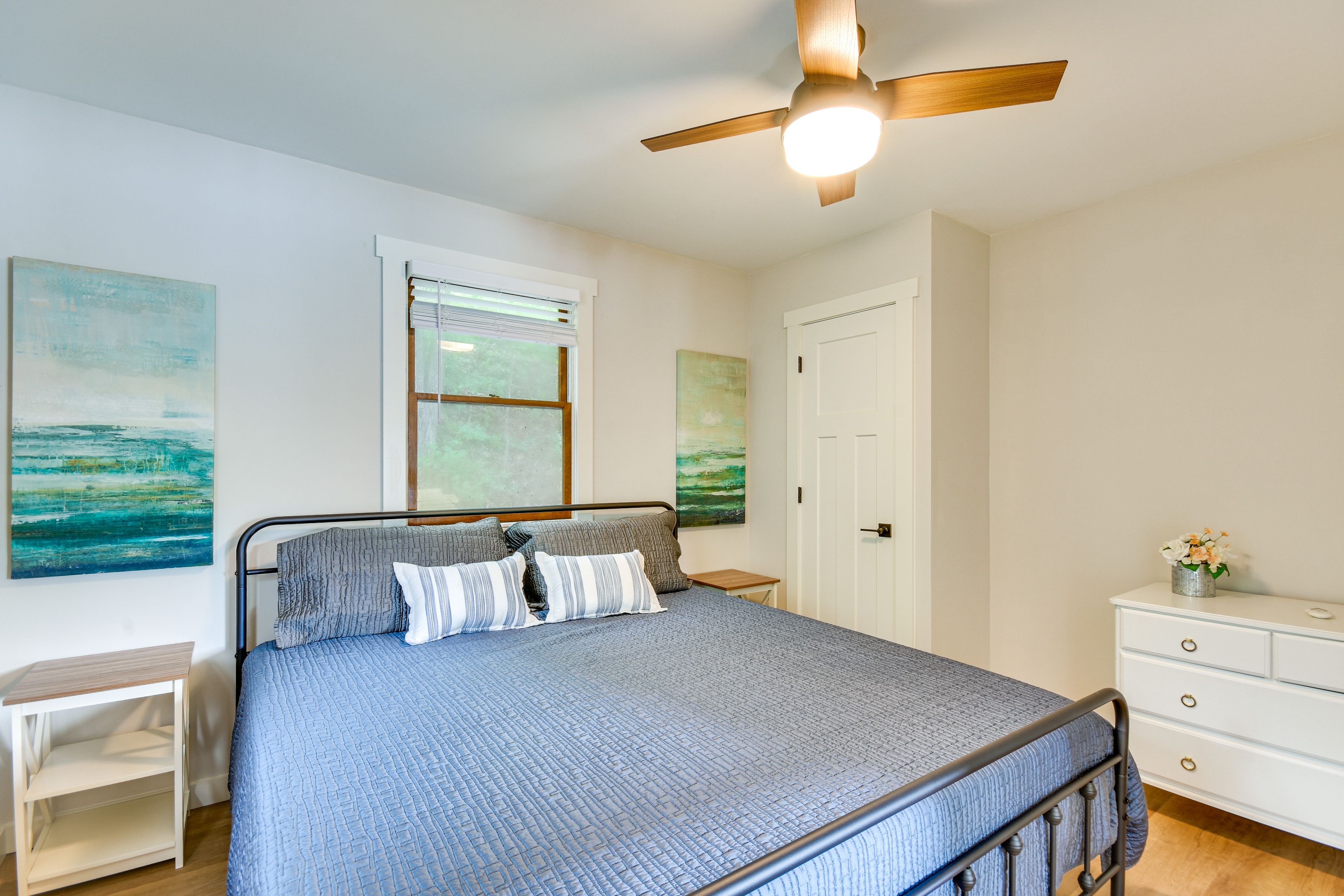 Bedroom 1 | King Bed | Main level