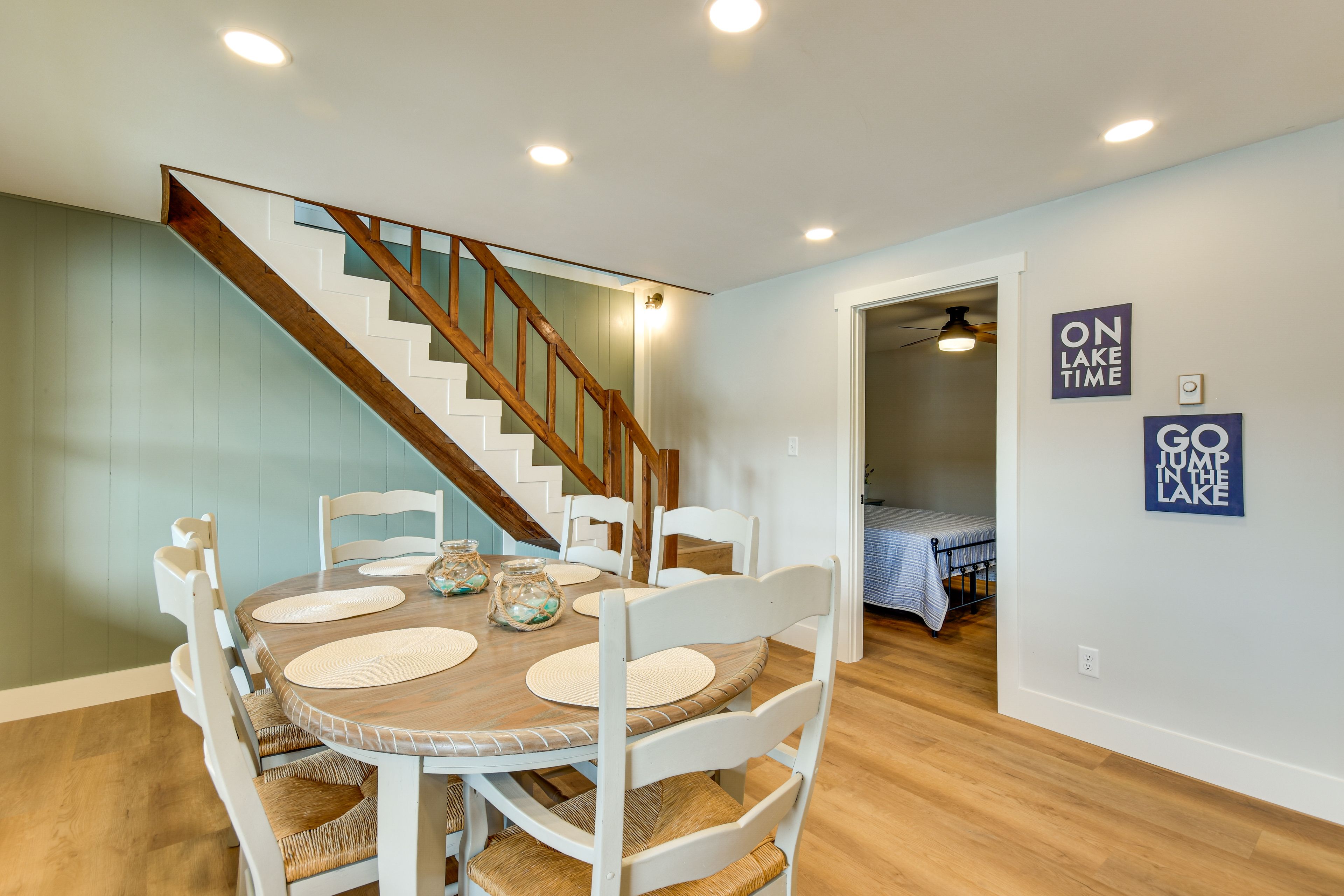 Dining Area | Dishware & Flatware | Main level