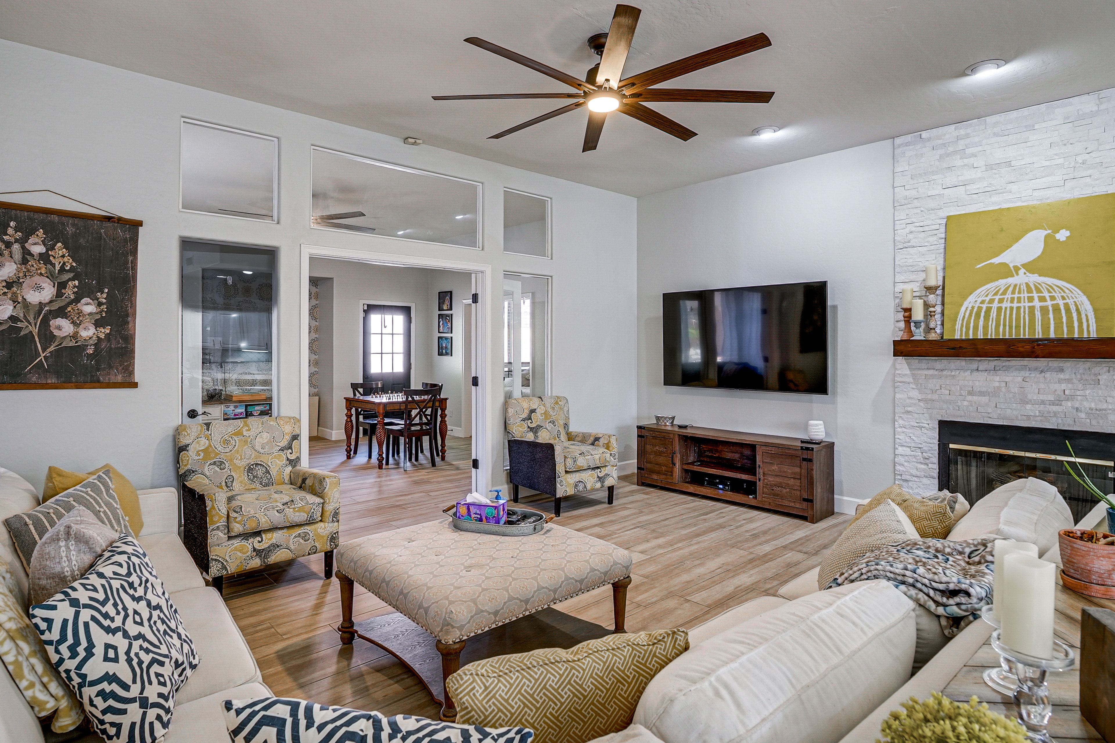 Glendale Vacation Rental | 5BR | 3.5BA | 3,450 Sq Ft