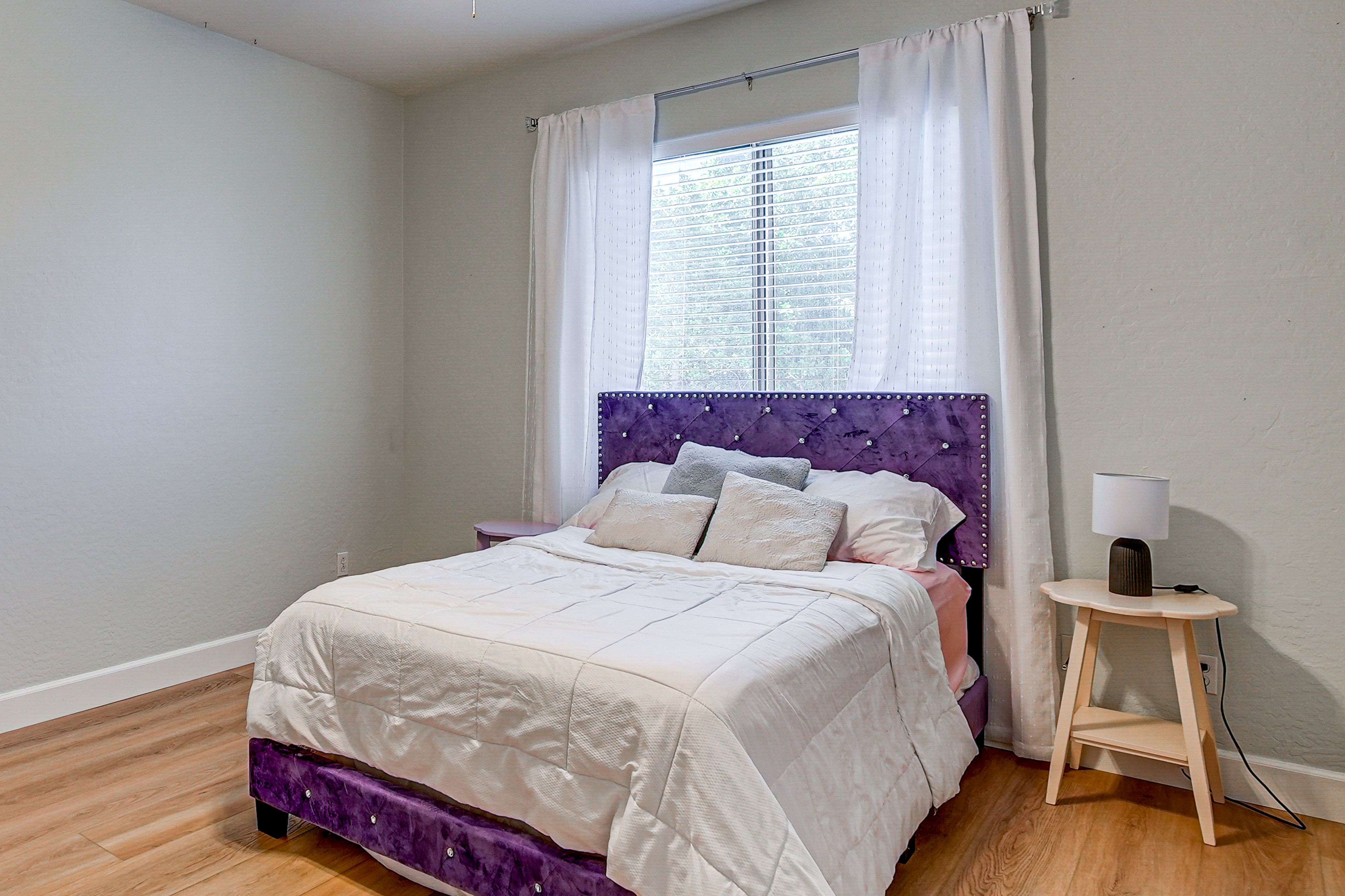 Bedroom 3 | Queen Bed | Walk-In Closet | 2nd Floor