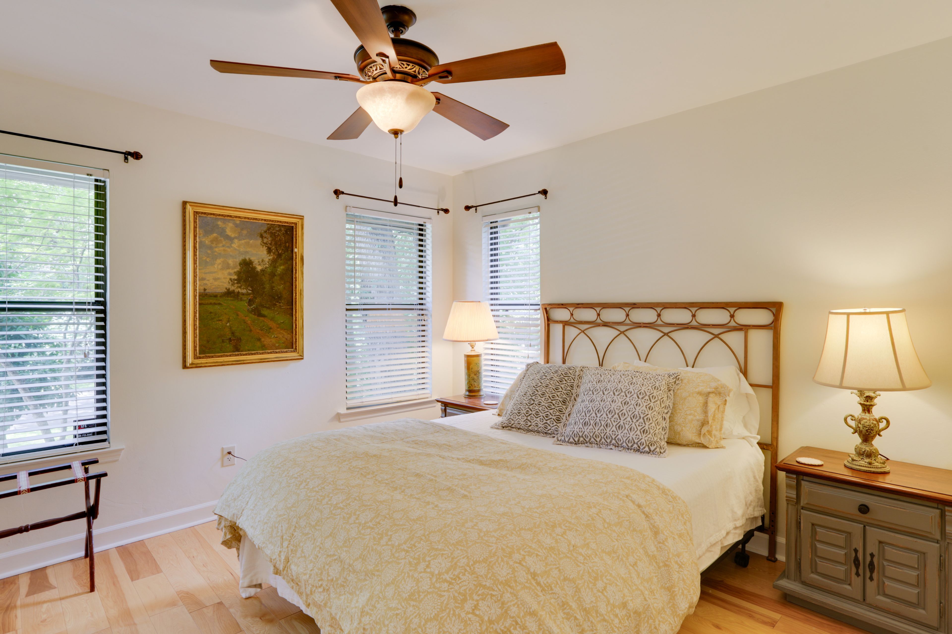 Bedroom 2 | Queen Bed