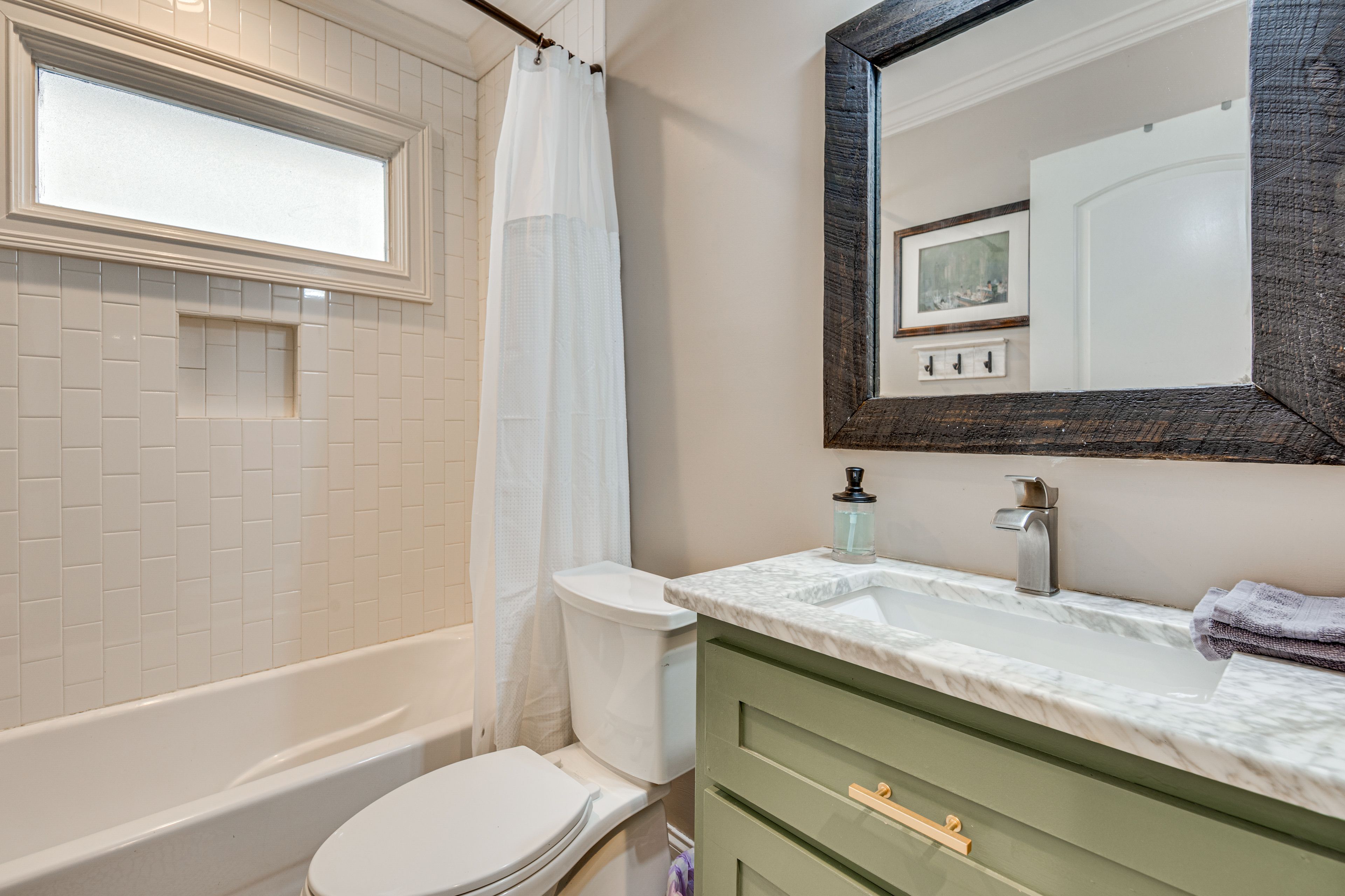 Full Bathroom