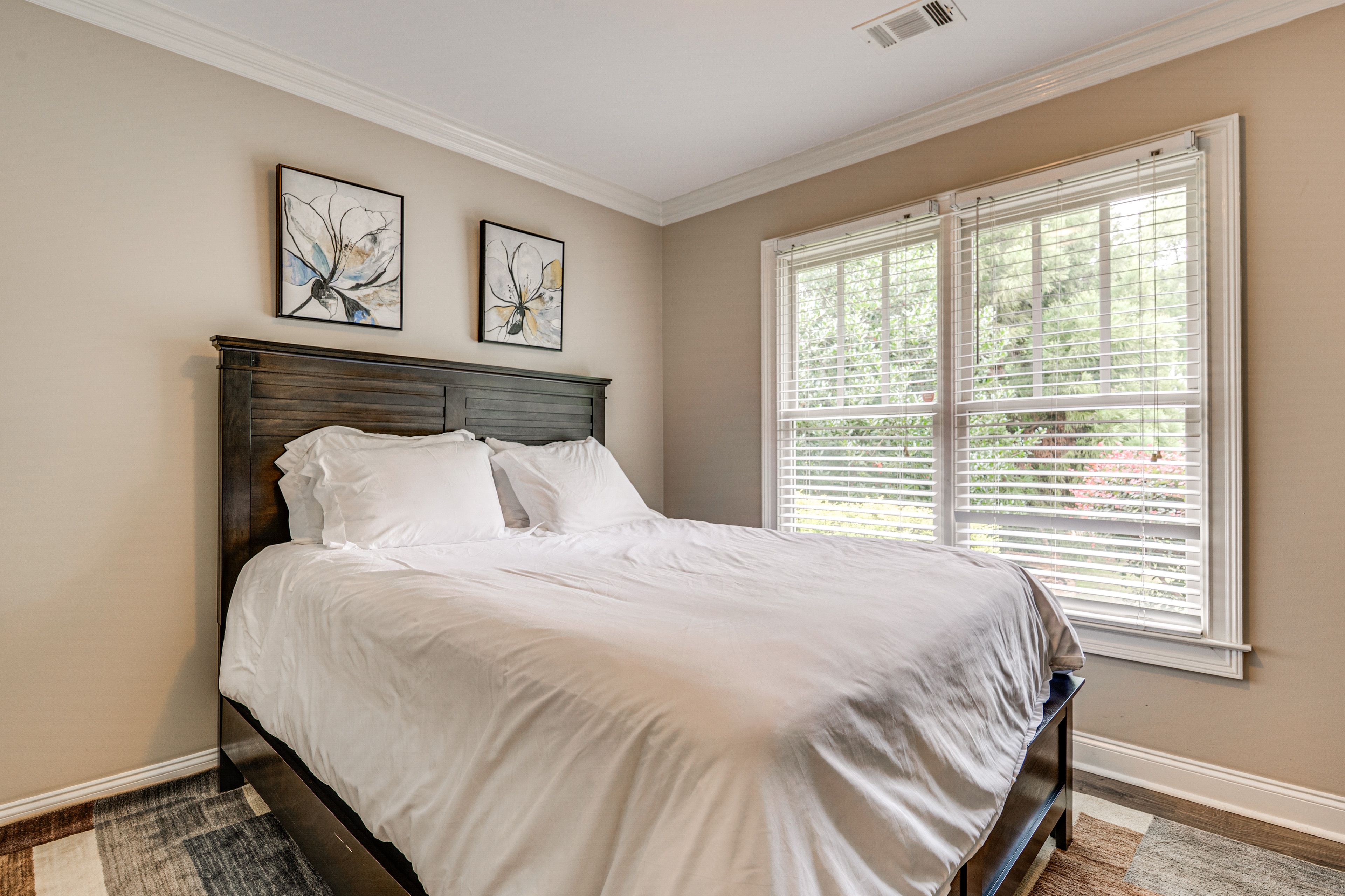 Bedroom 3 | Queen Bed