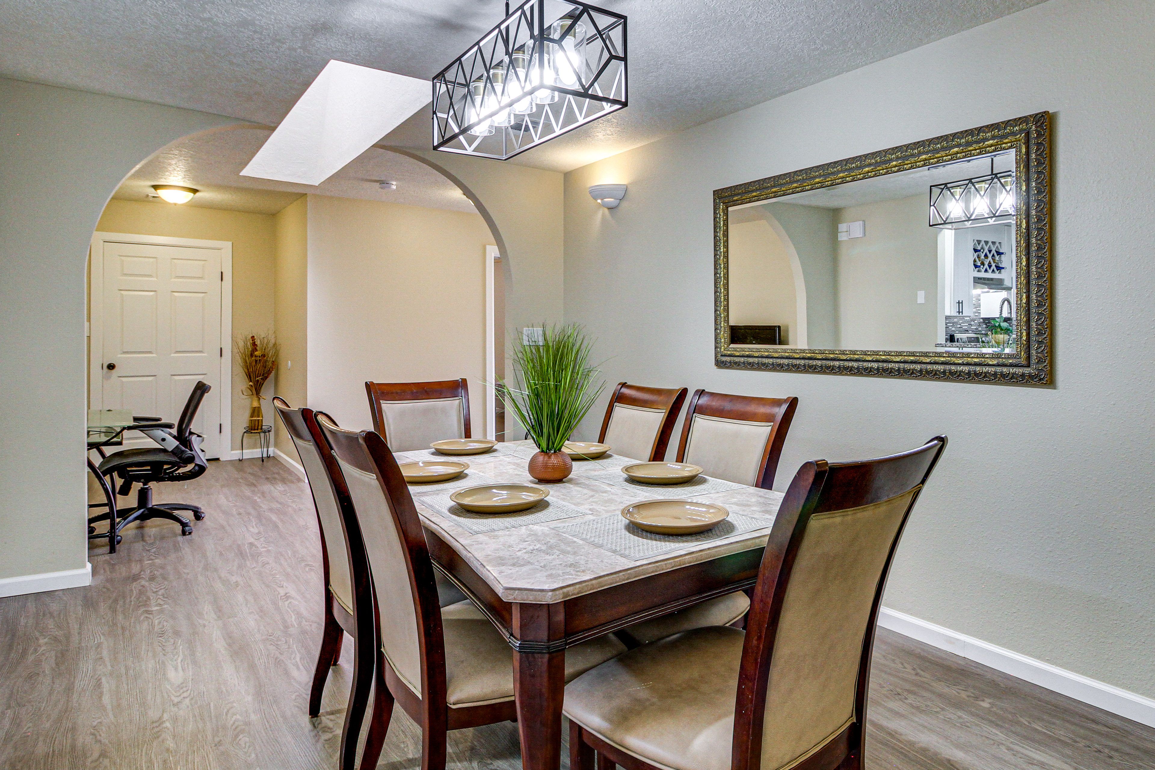 Dining Room | Dishes & Flatware Provided