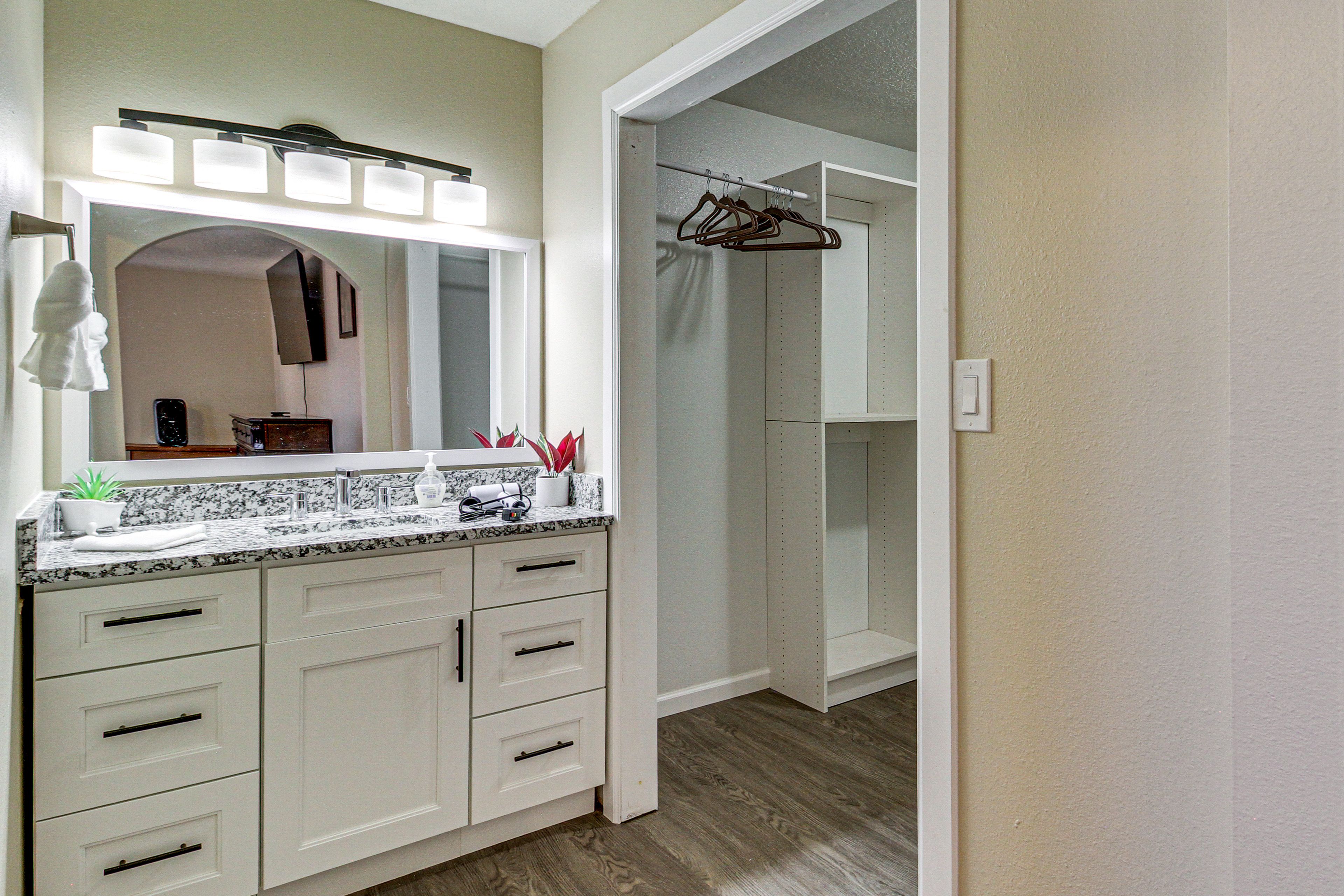 En-Suite Bathroom | Walk-In Closet | Towels & Linens Provided