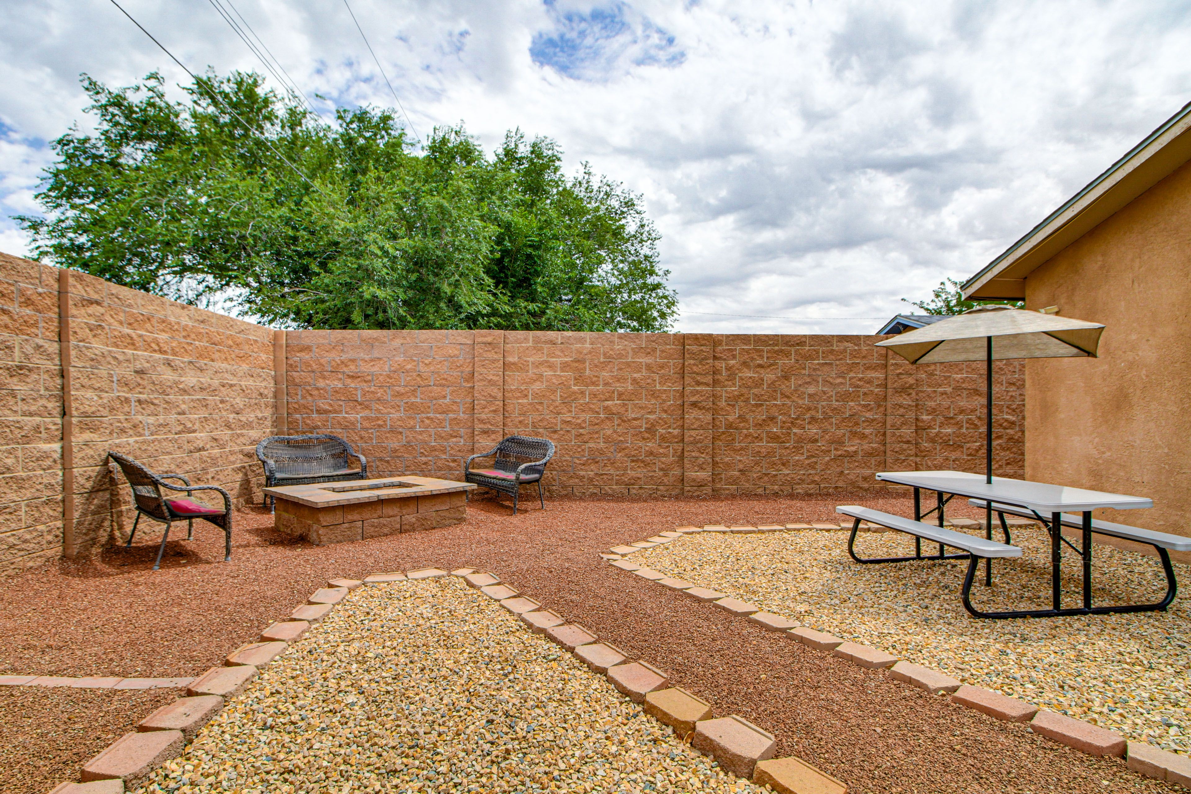 Private Yard | Fire Pit | Dining Area | Gas Grill