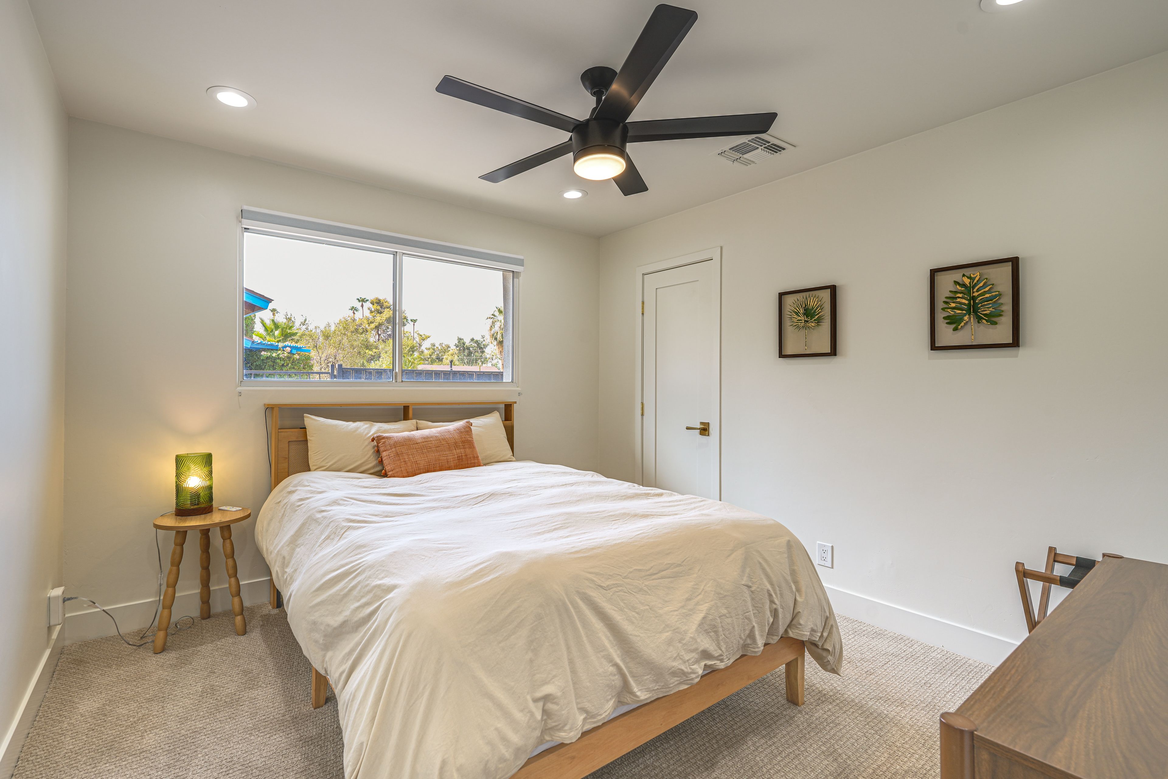 Bedroom 3 | Queen Bed