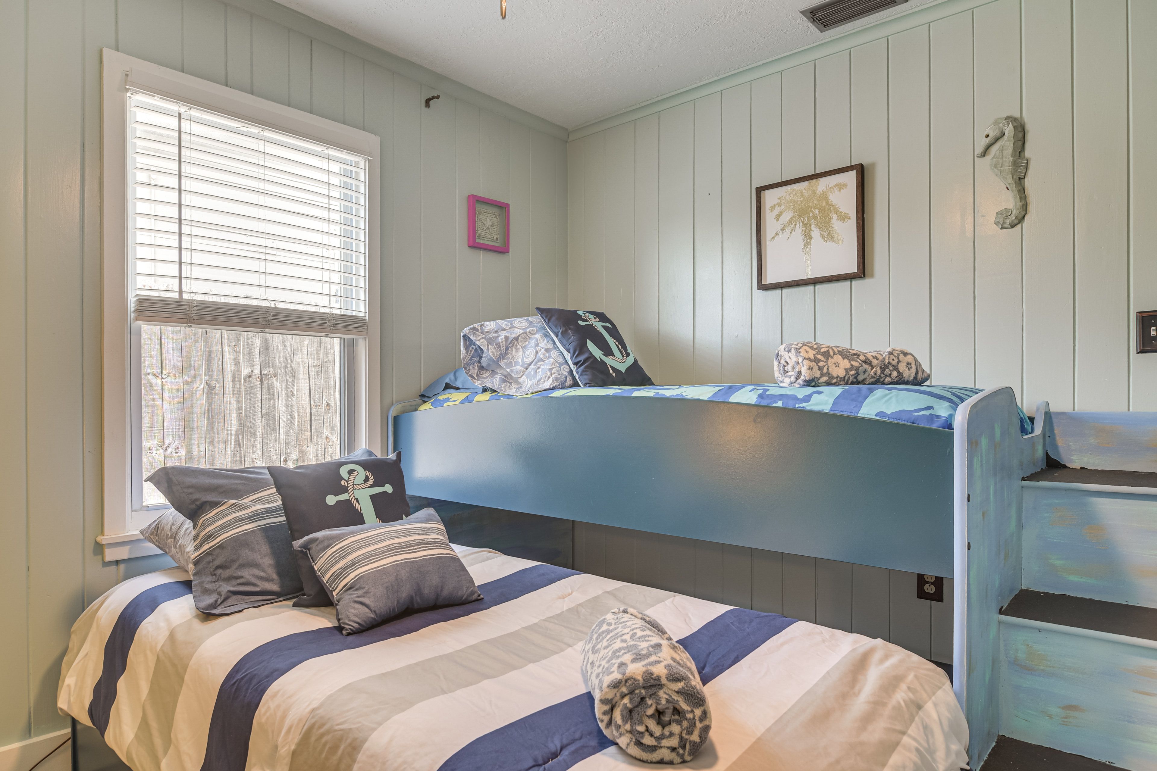 Bedroom 2 (Unit 5) | Twin Bed | Lofted Twin Bed