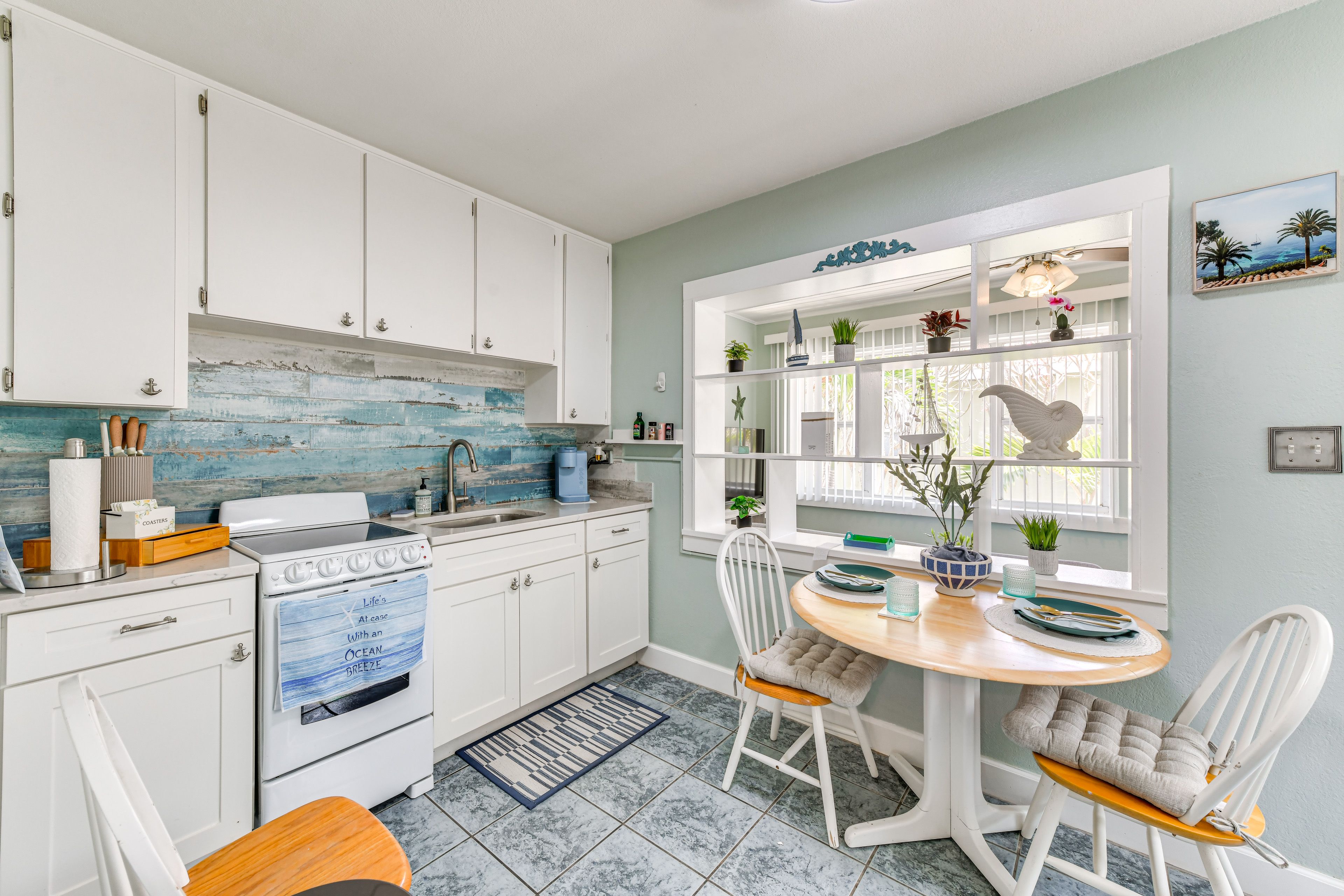 Dining Area (Unit 4) | Dishes & Flatware Provided