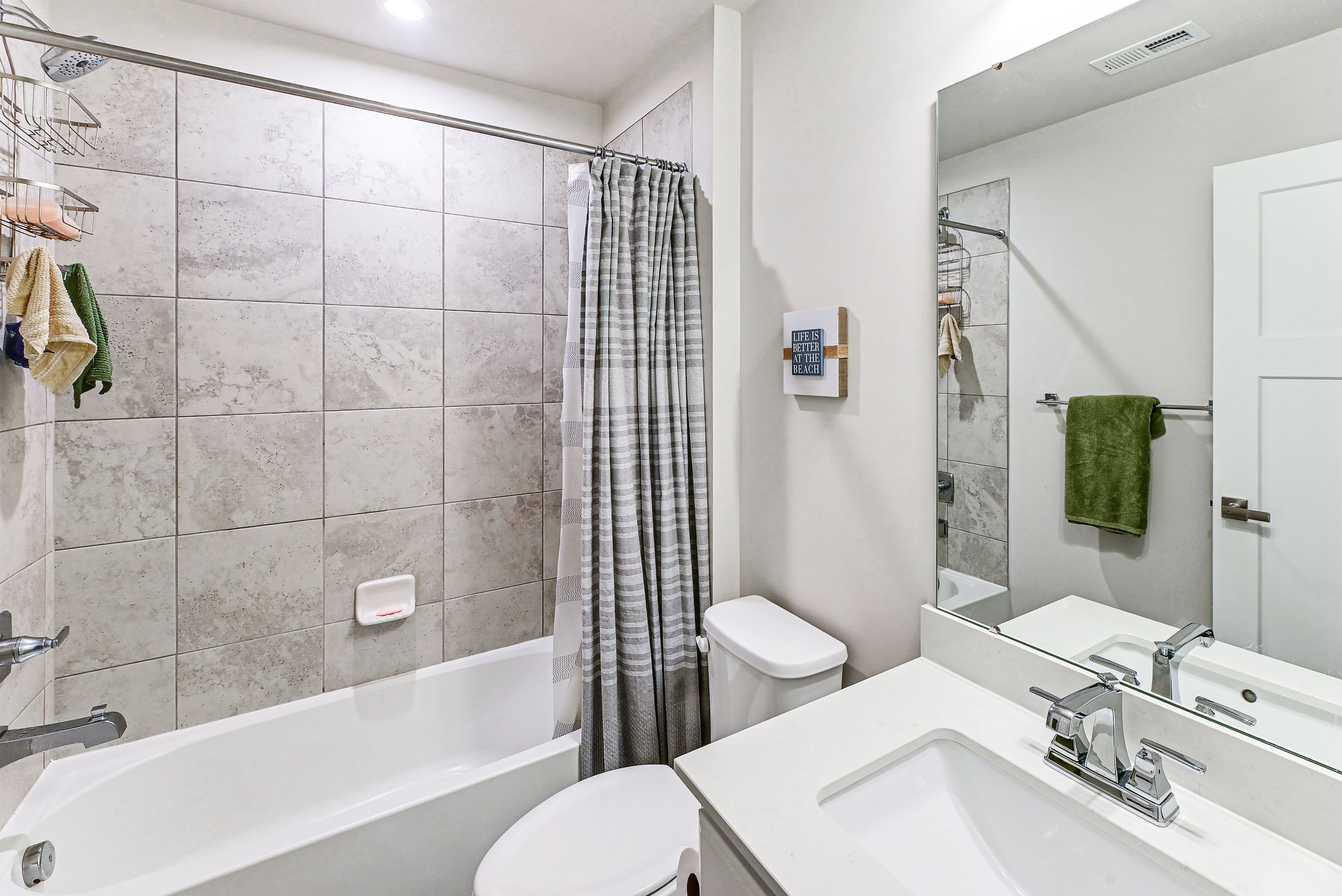 Bathroom | 2nd Floor