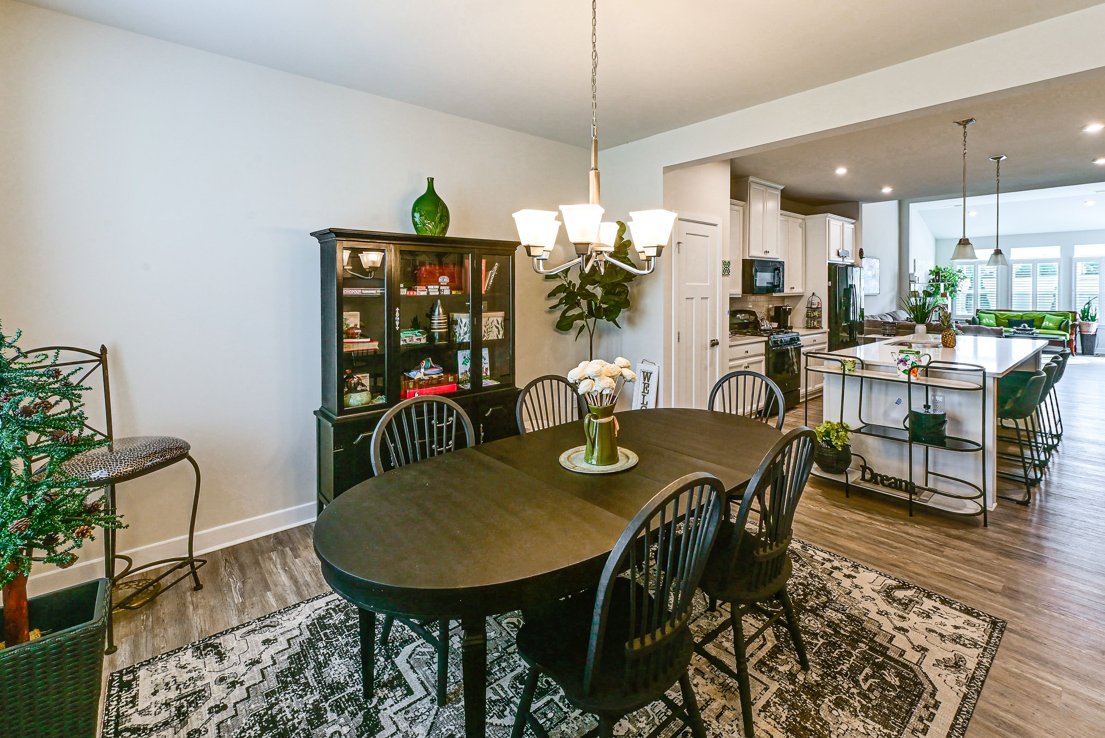 Kitchen | Dining Area