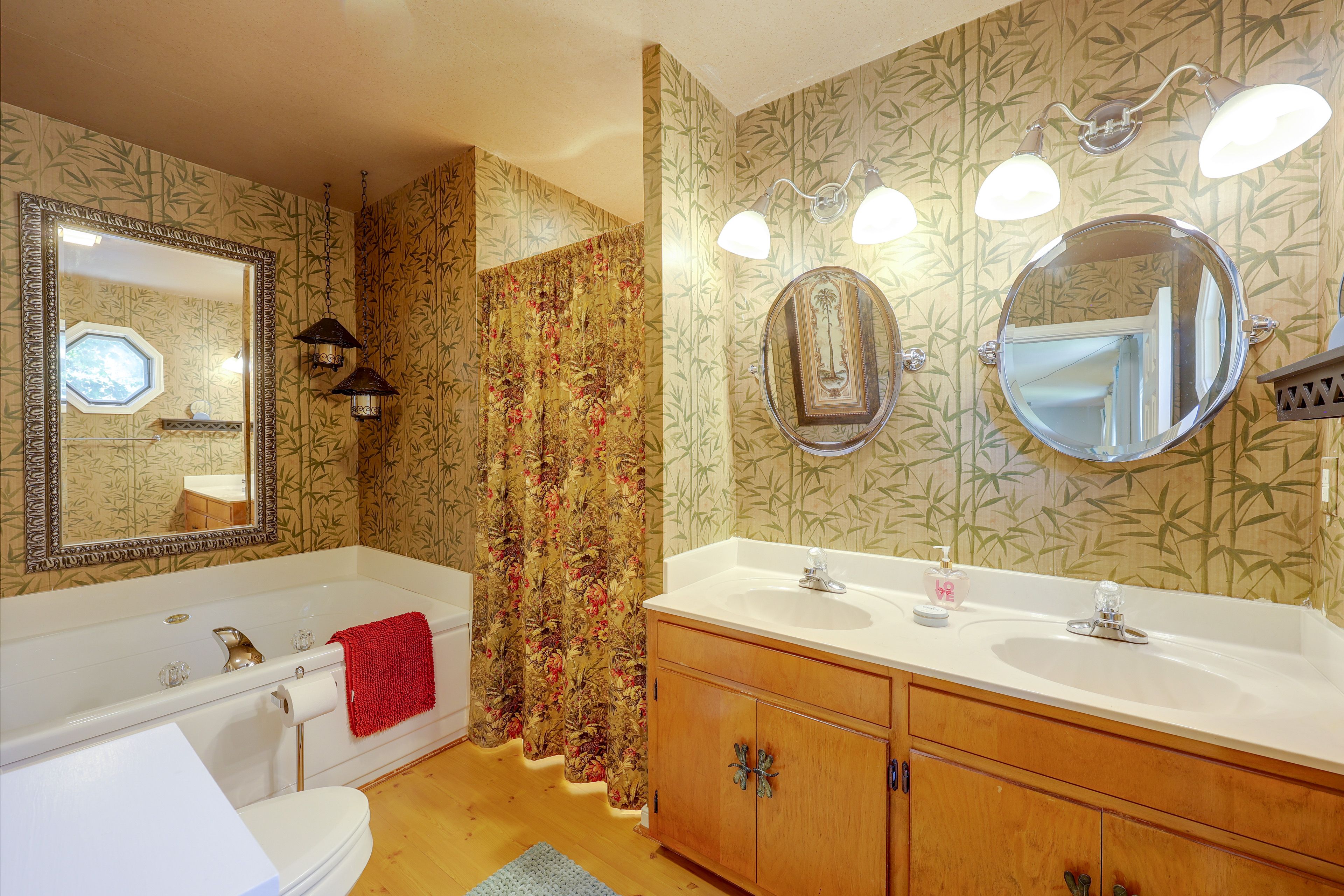 Bathroom | Upper Level