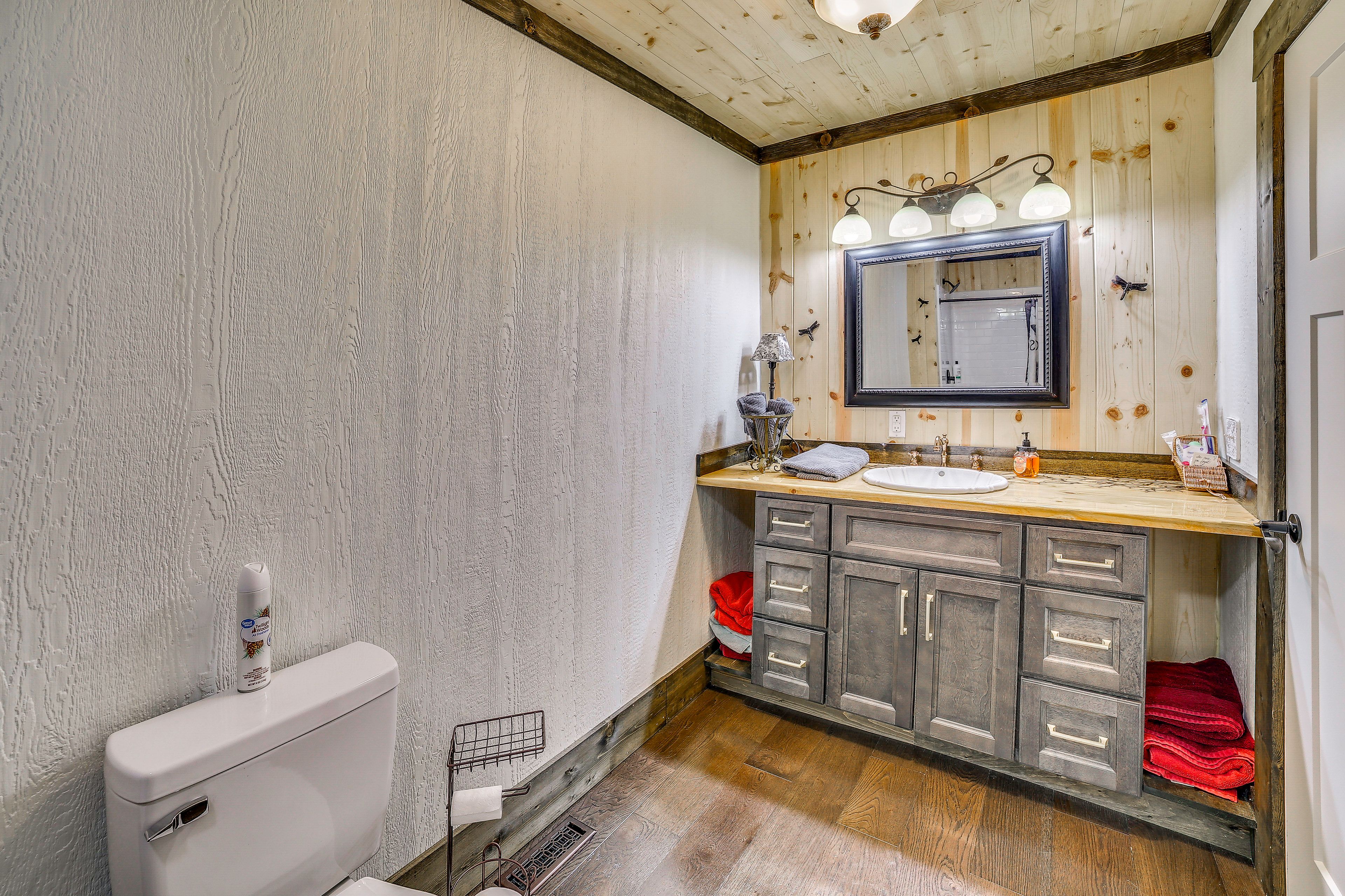 Full Bathroom