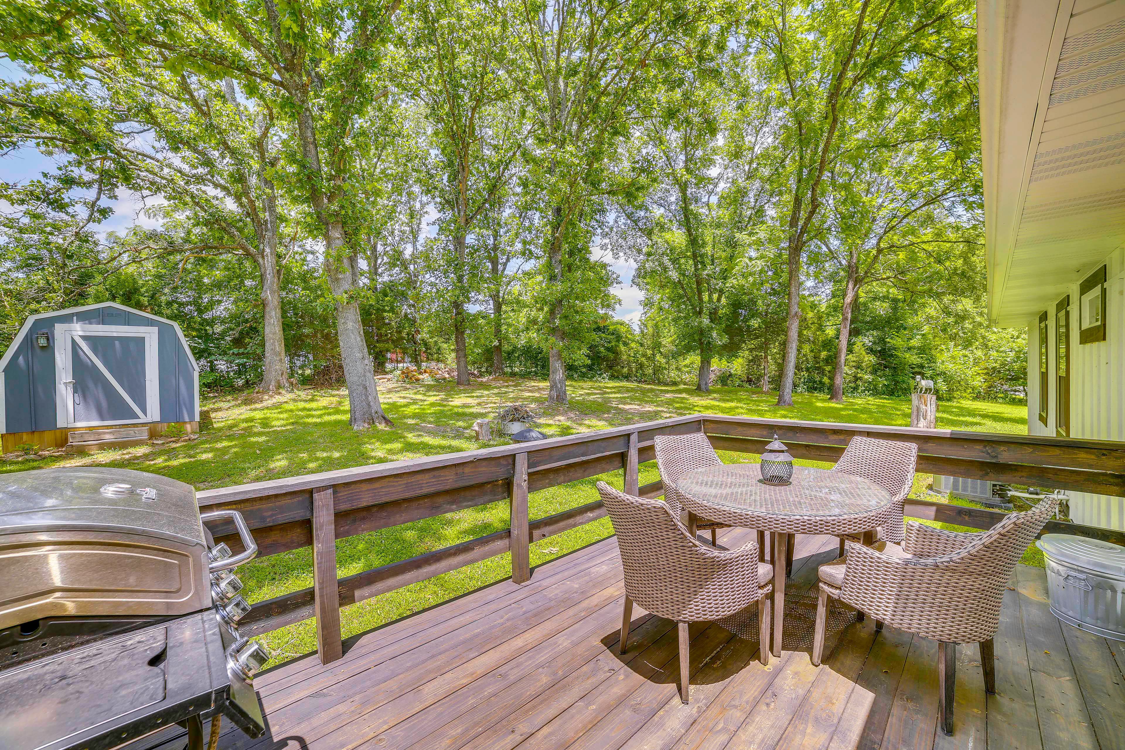 Furnished Deck