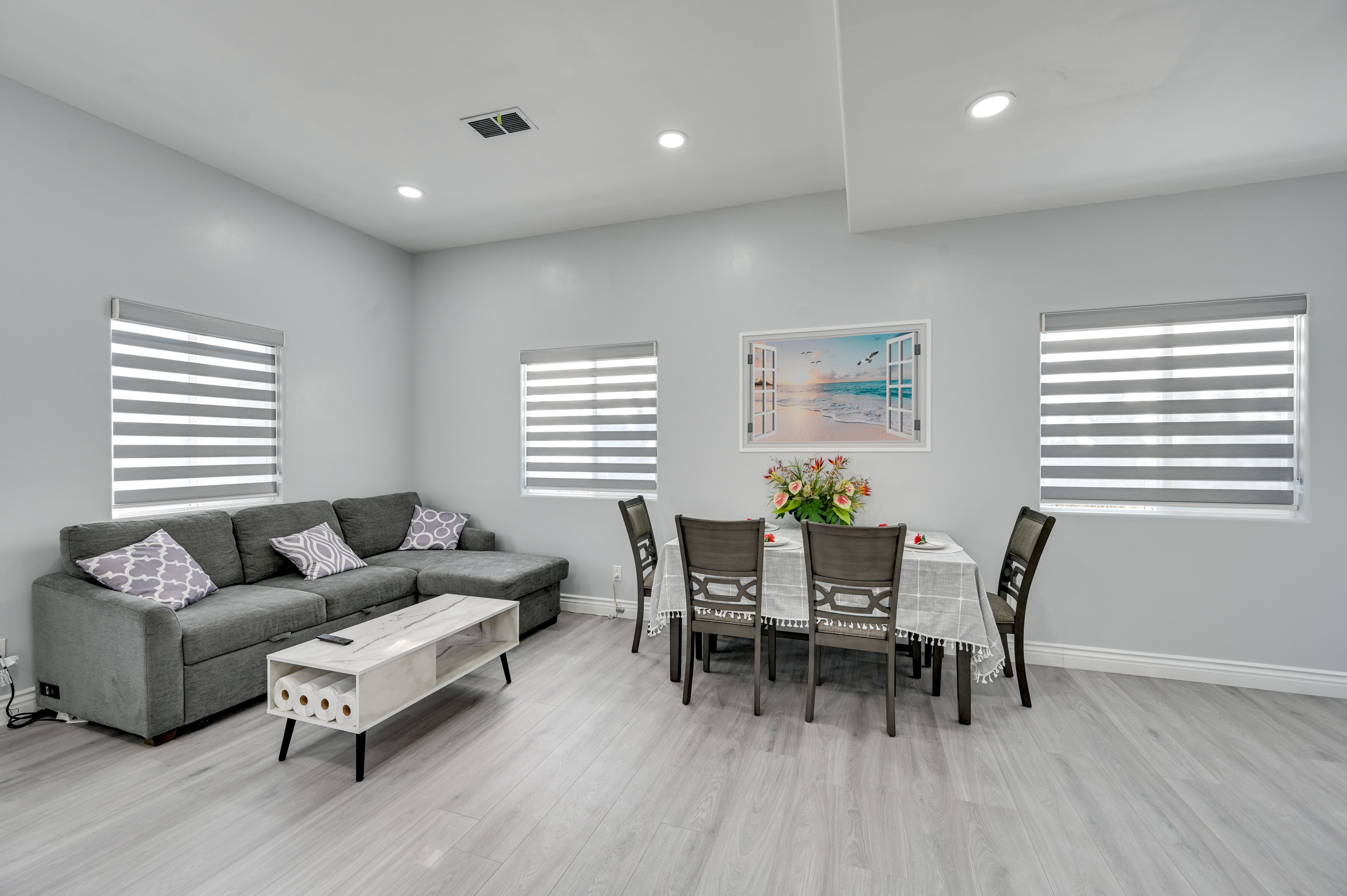 Living Area | Dining Table