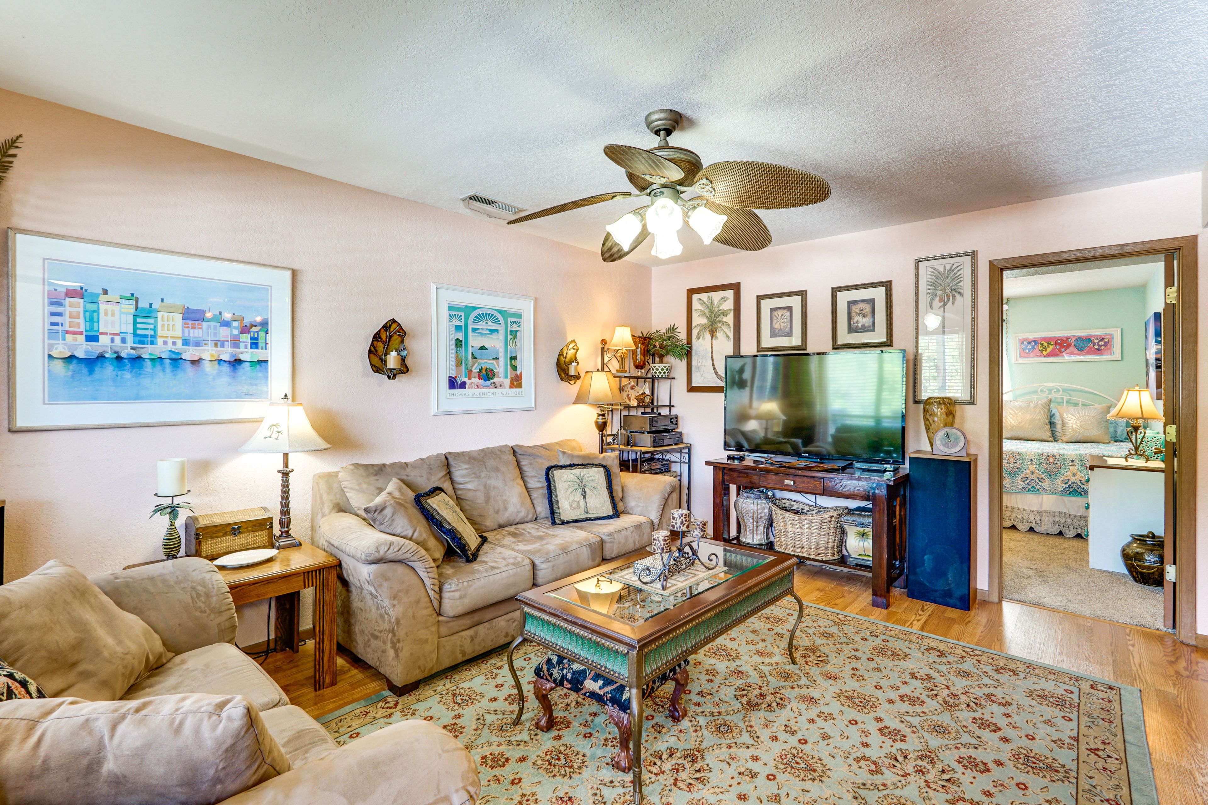 Living Room | Sleeper Sofa | Smart TV