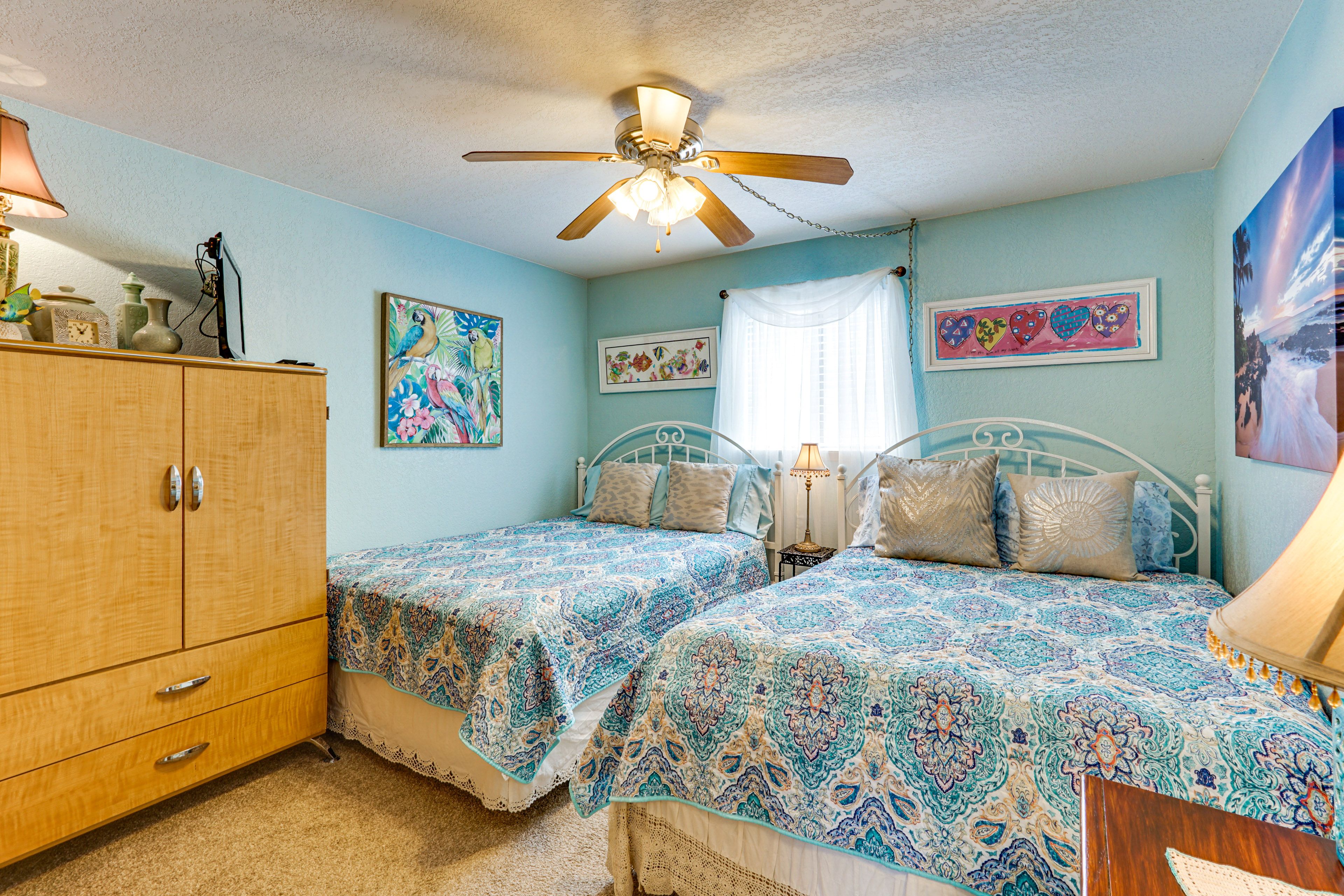 Bedroom 2 | 2 Queen Beds | Smart TV