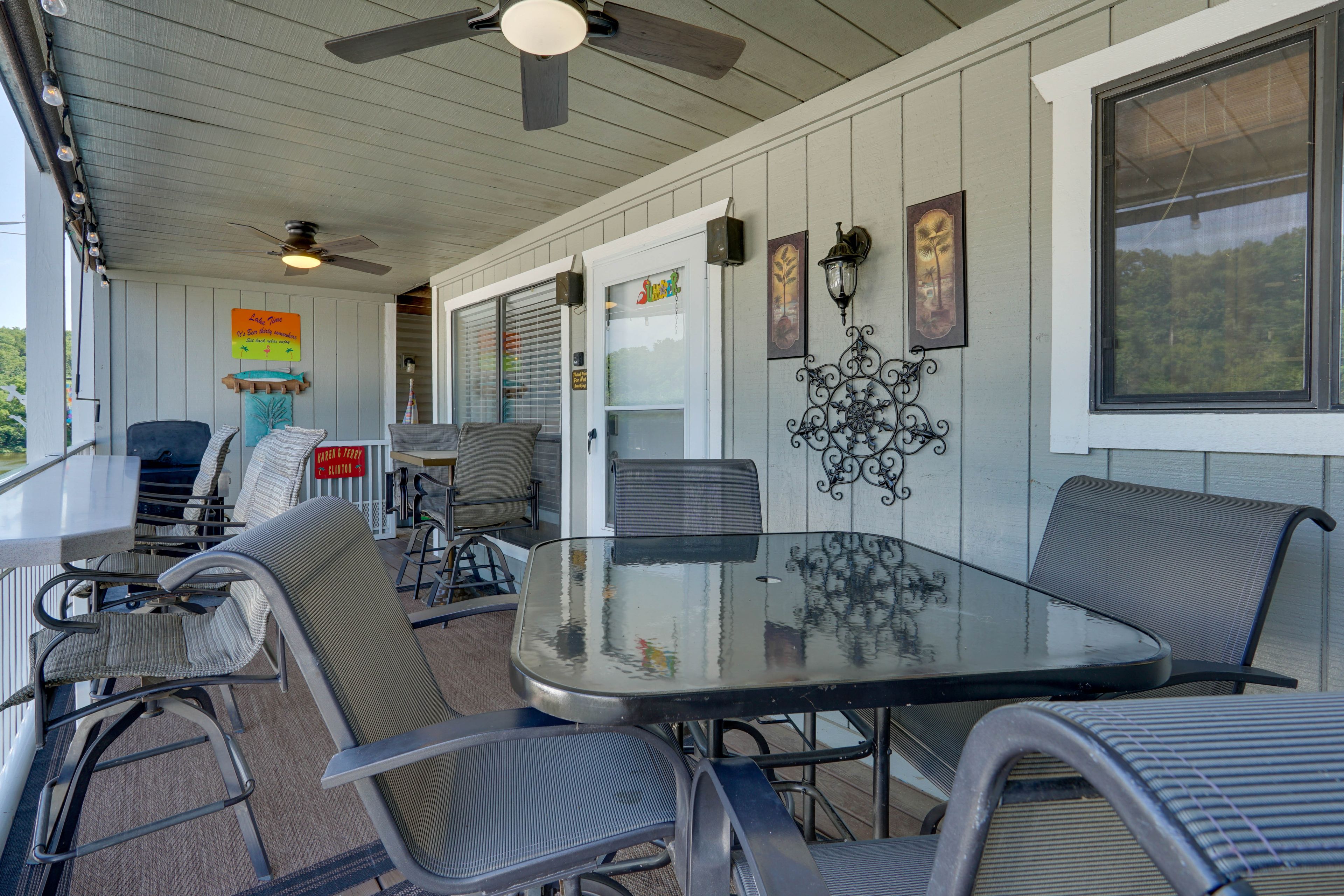 Balcony | Gas Grill | Dining Areas