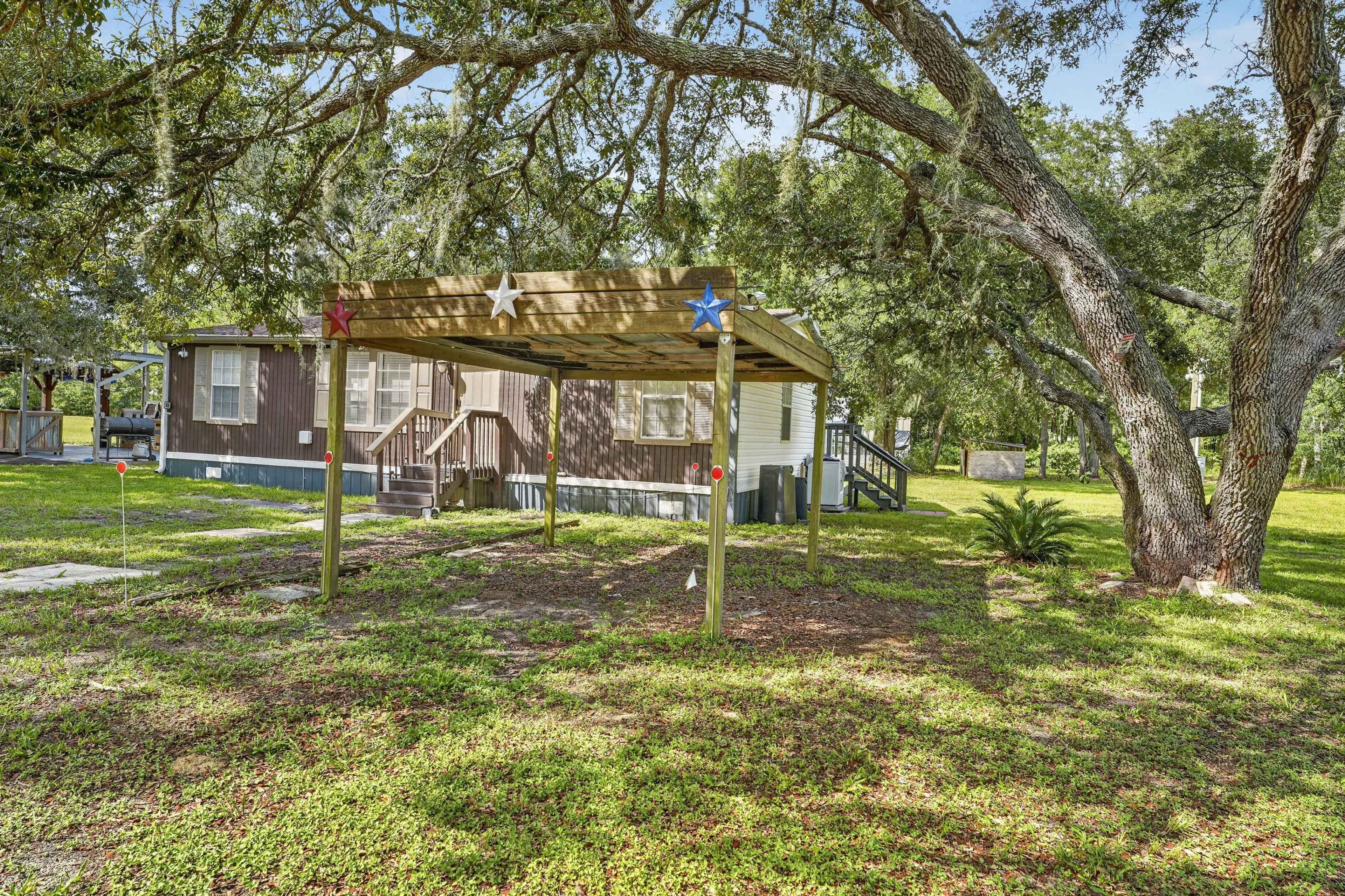 Parking | Carport (1 Vehicle) | Driveway (3 Vehicles)