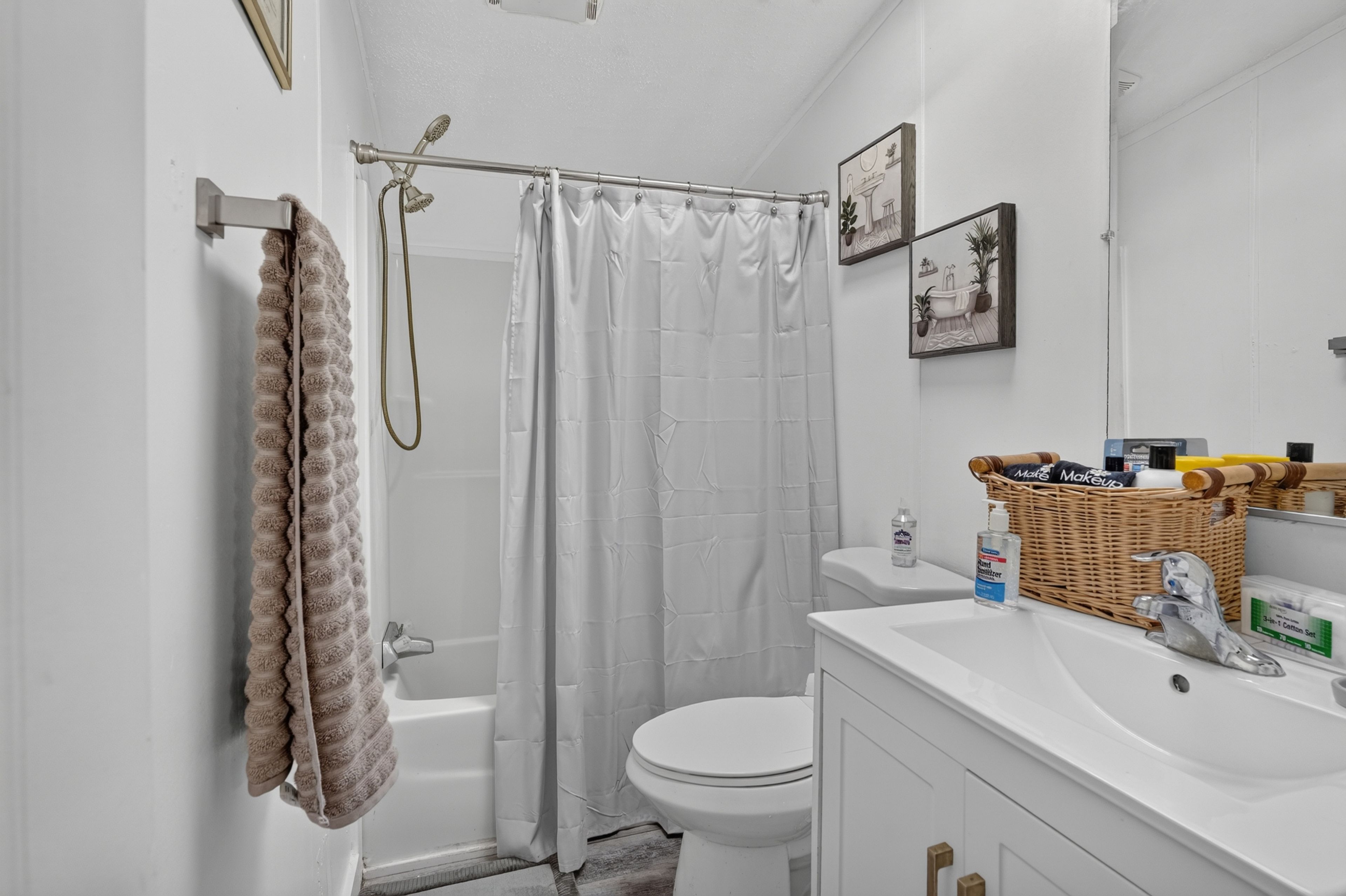 Full Bathroom