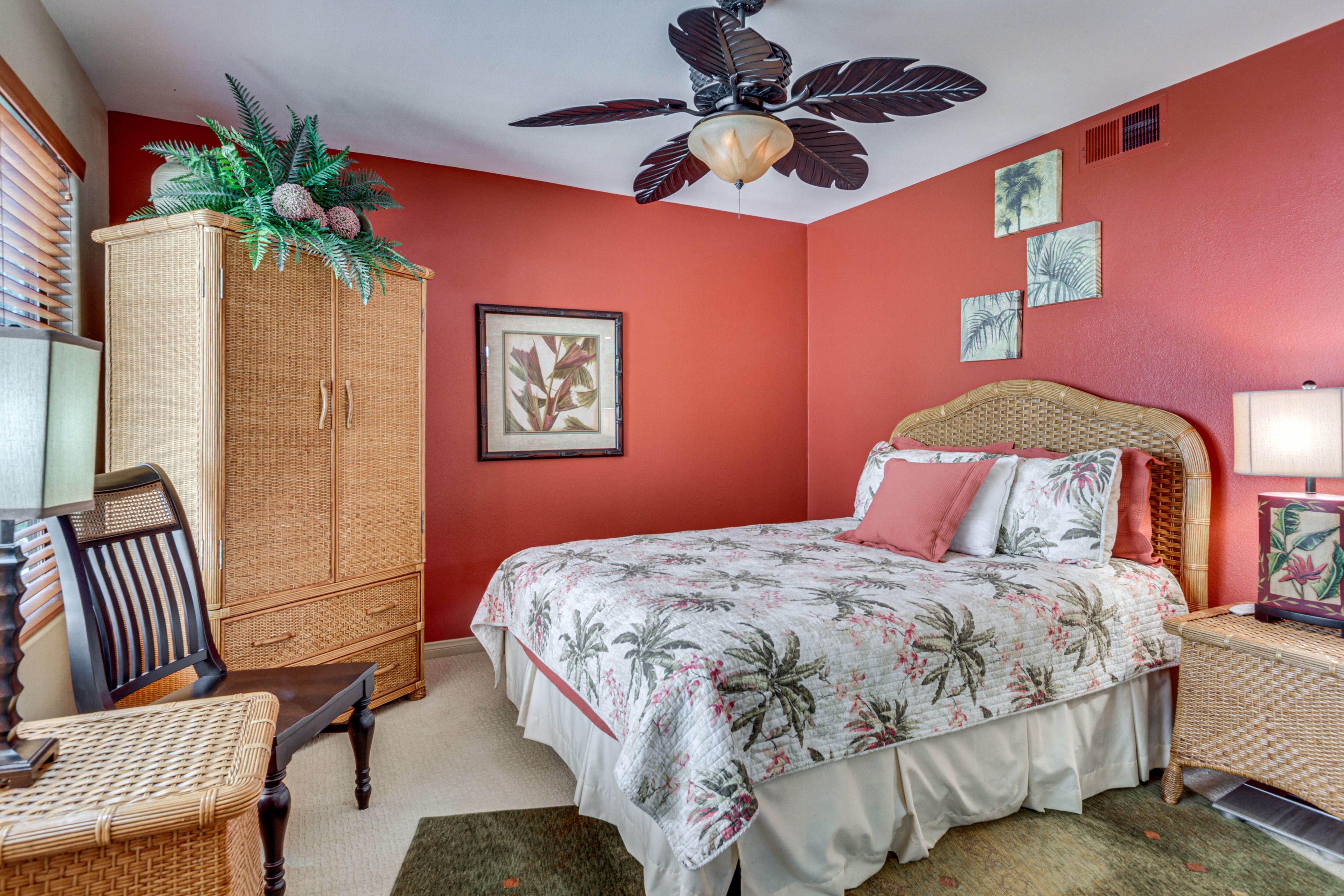 Bedroom 2 | Queen Bed