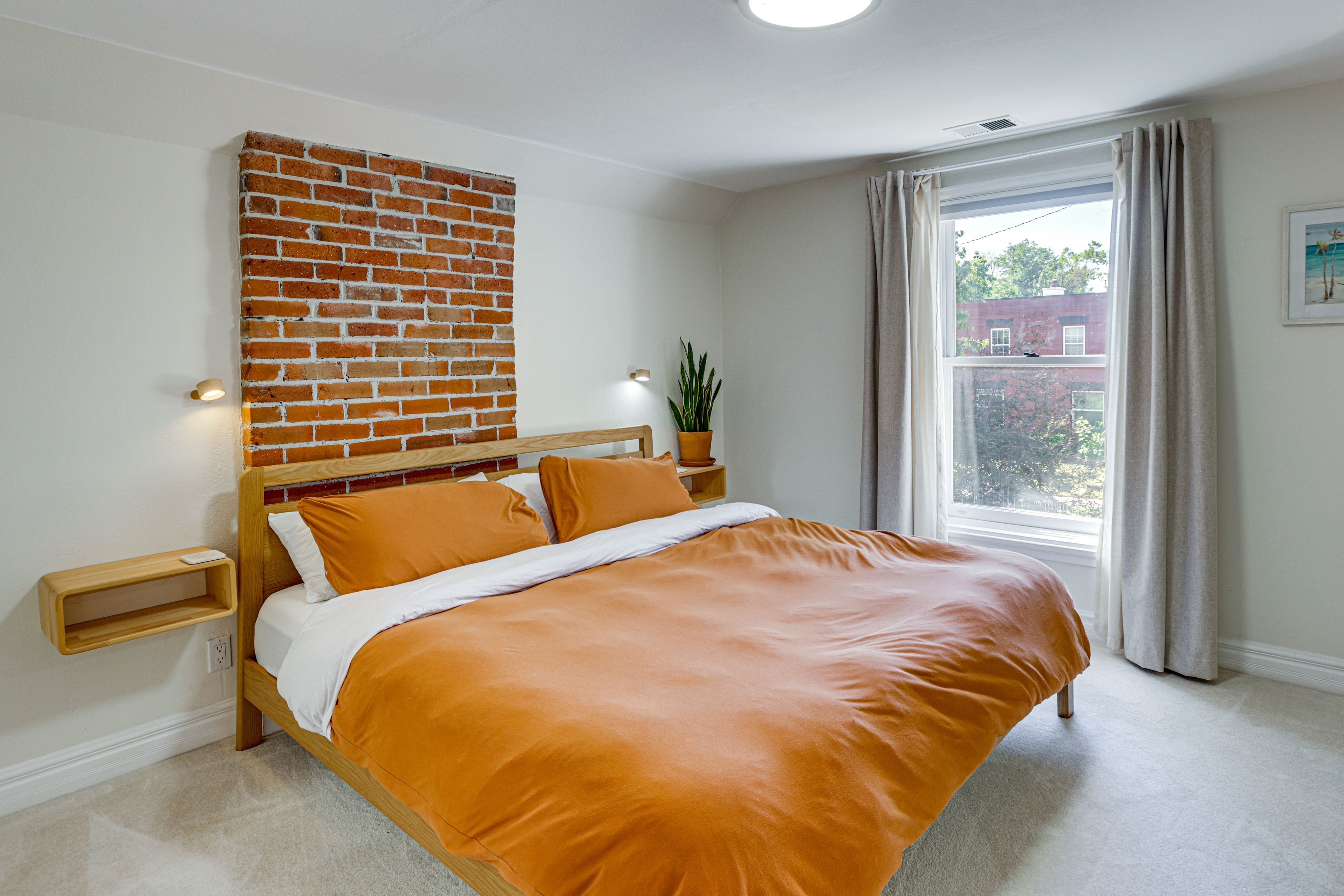 Bedroom 1 | King Bed | Workspace | 2nd Floor