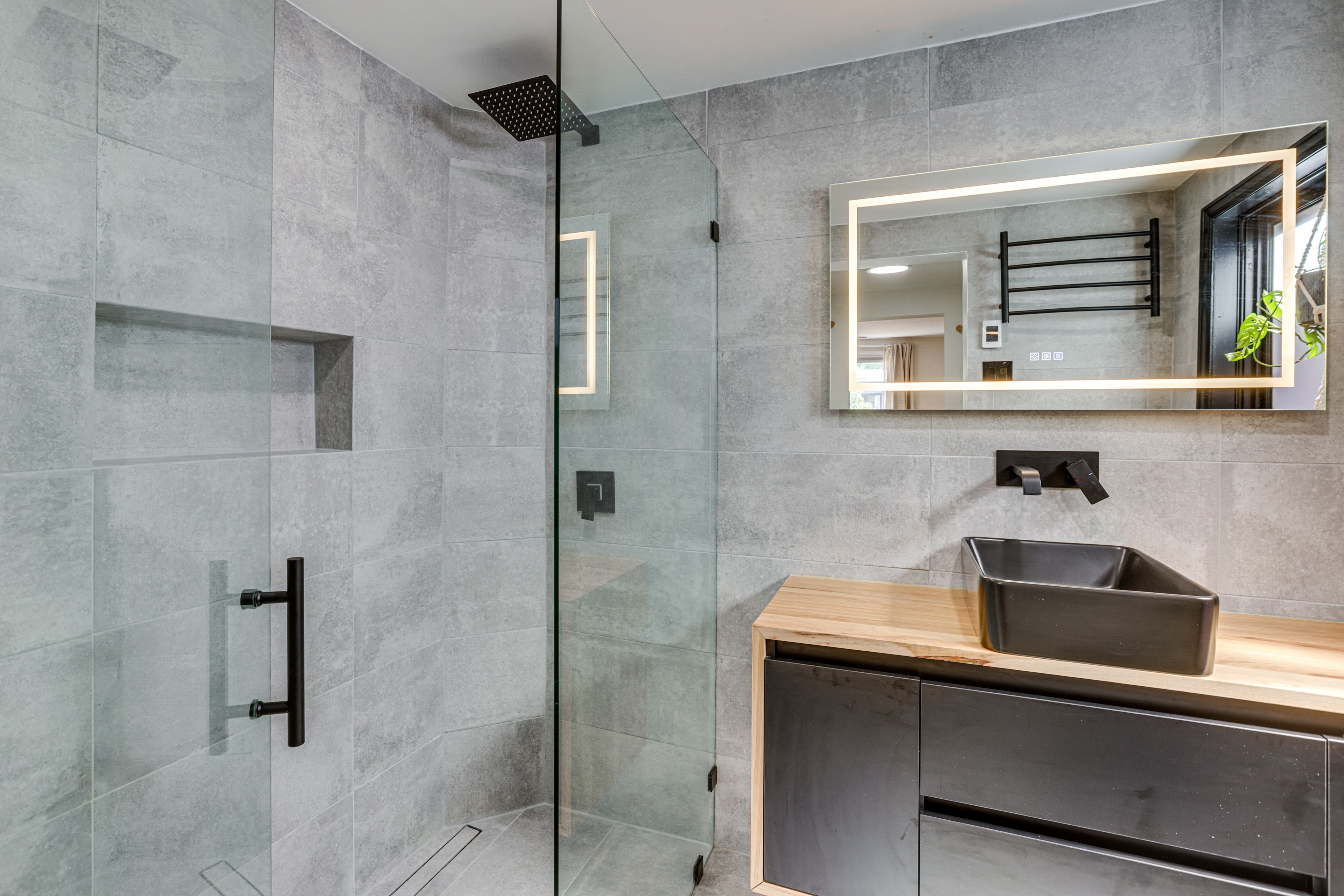 En-Suite Bathroom | 2nd Floor