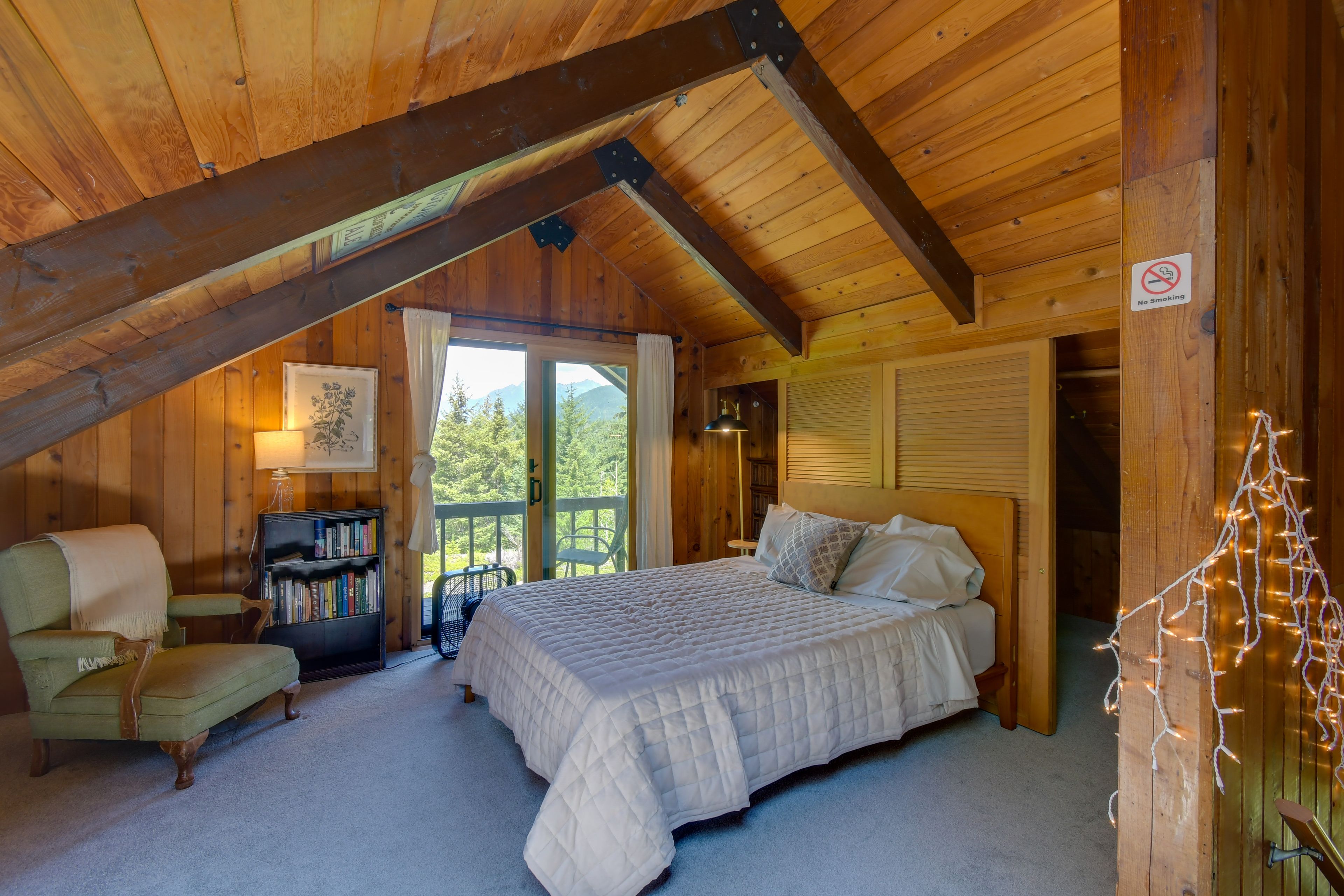 Bedroom 2 | Queen Bed | Loft | 2nd Floor